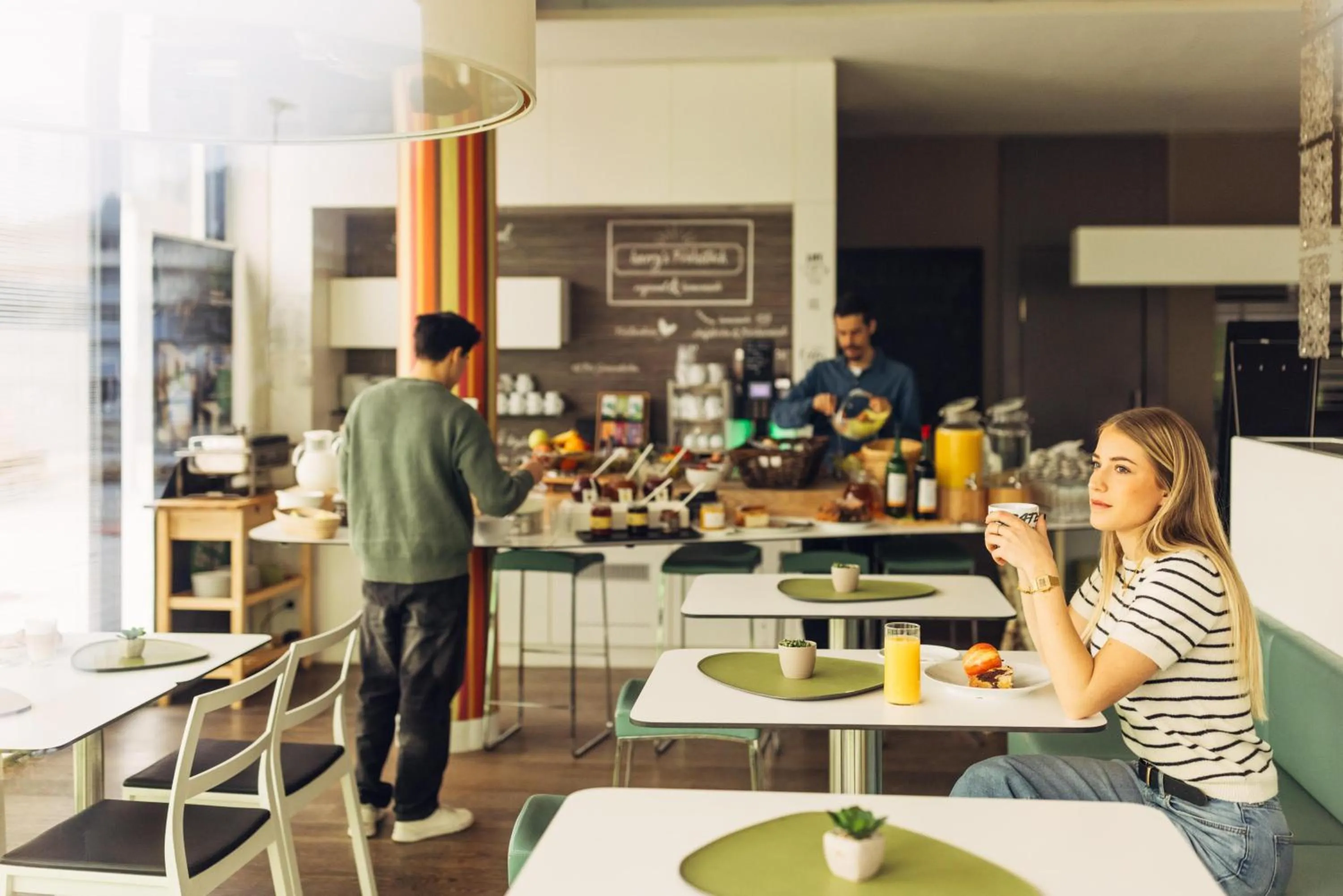 Restaurant/places to eat in harry's home Hart bei Graz hotel & apartments