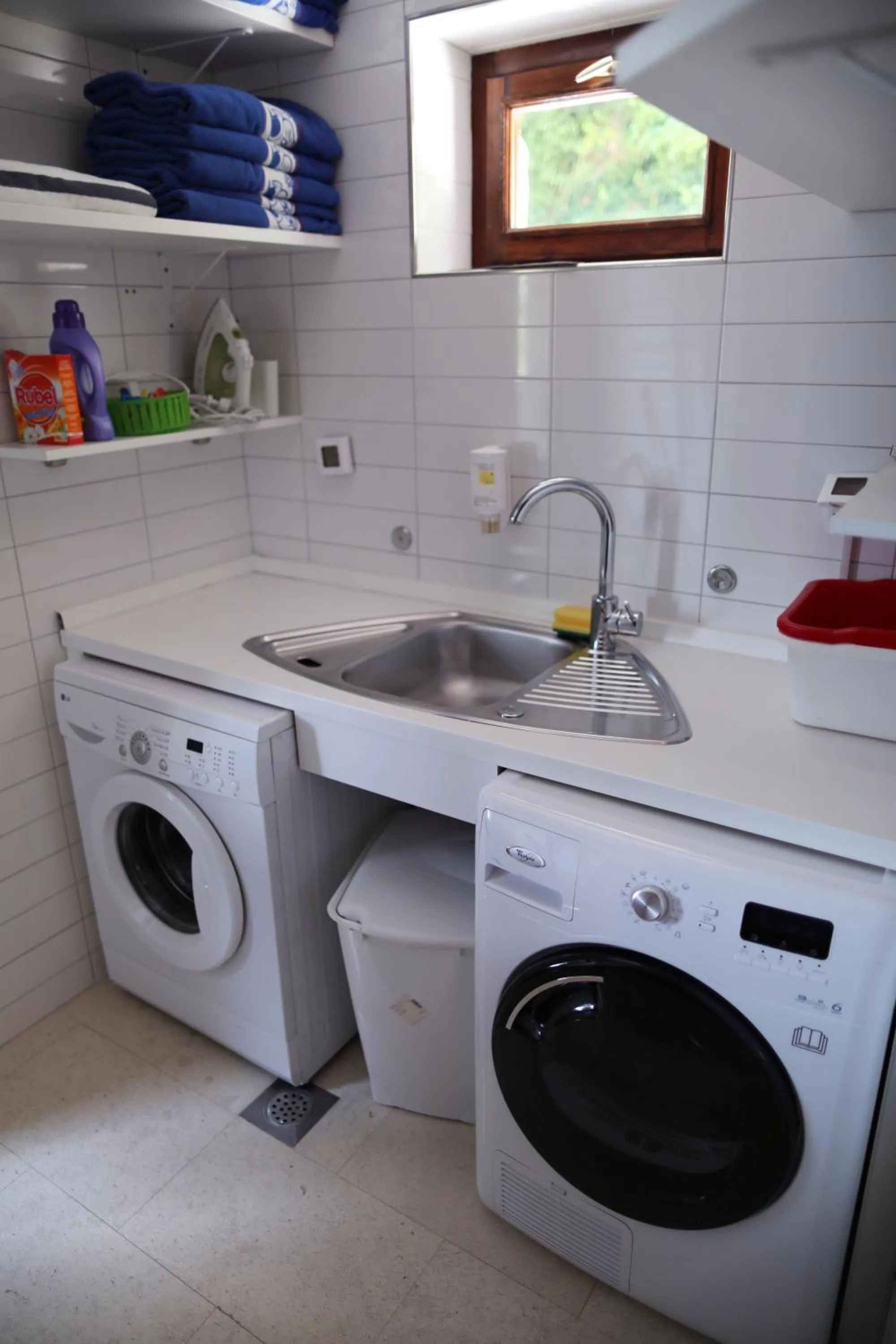 washing machine in Villa Franica