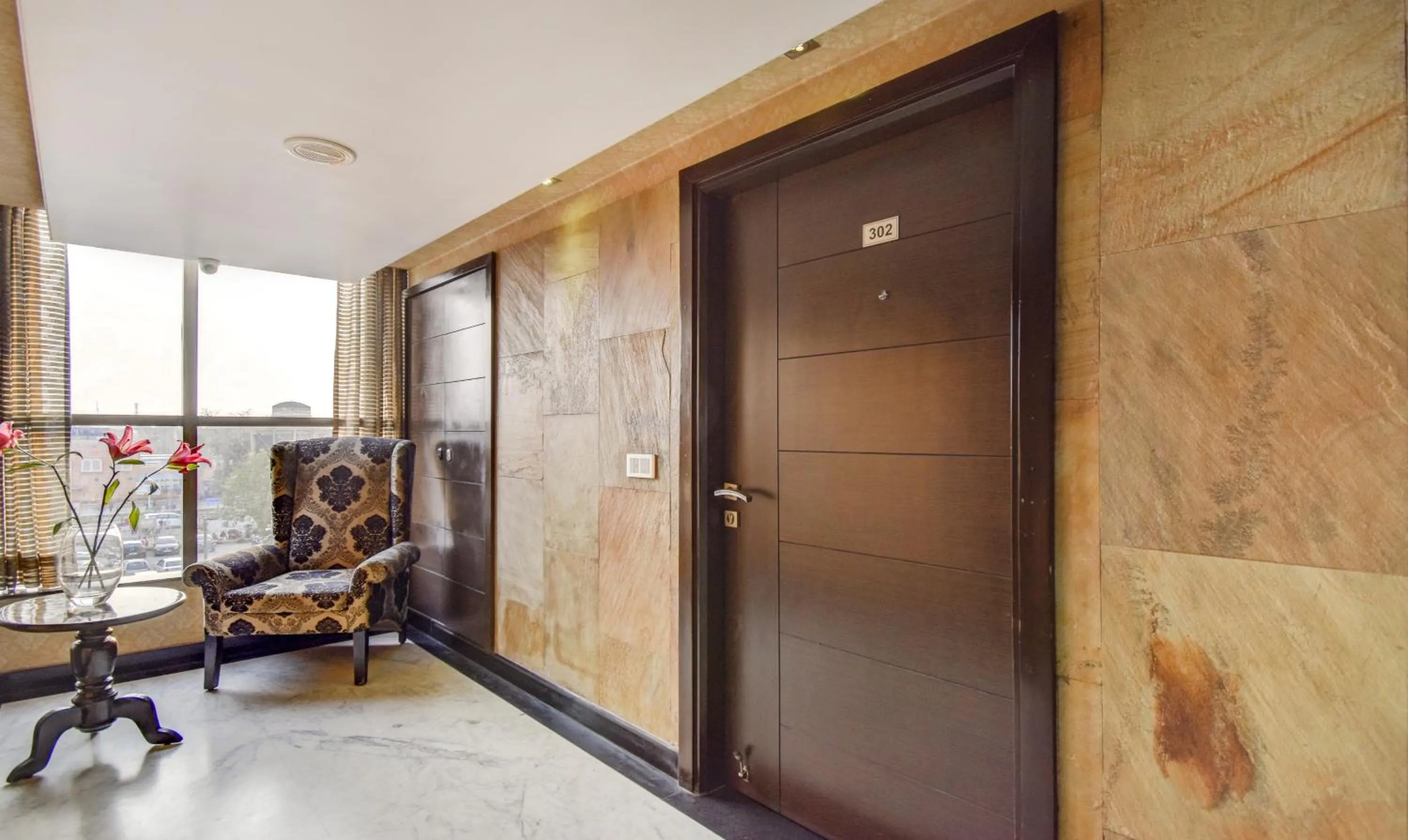 Property building in Hotel Raya Inn