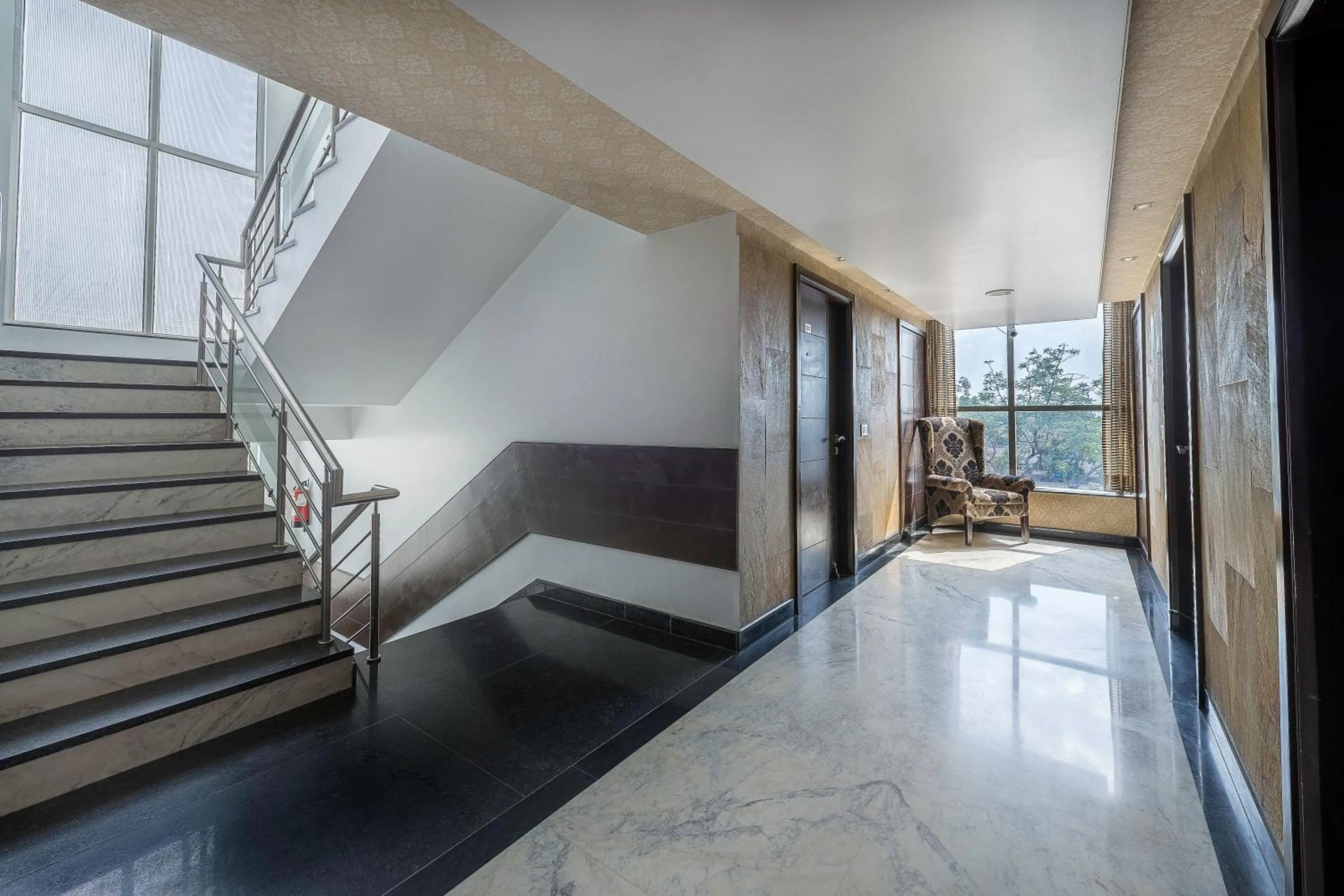 Lobby or reception in Hotel Raya Inn