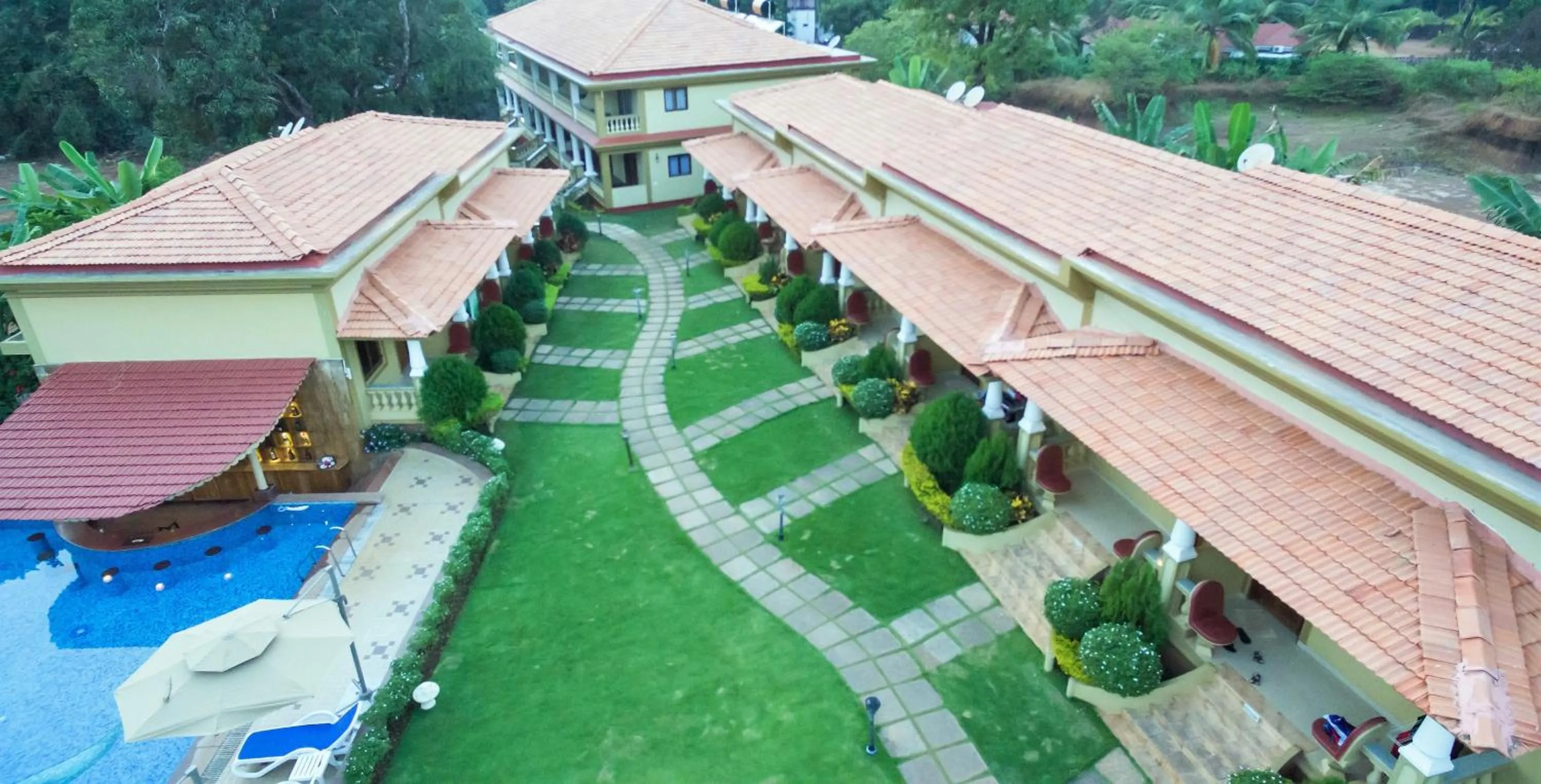 Property building in Cochichos Resort