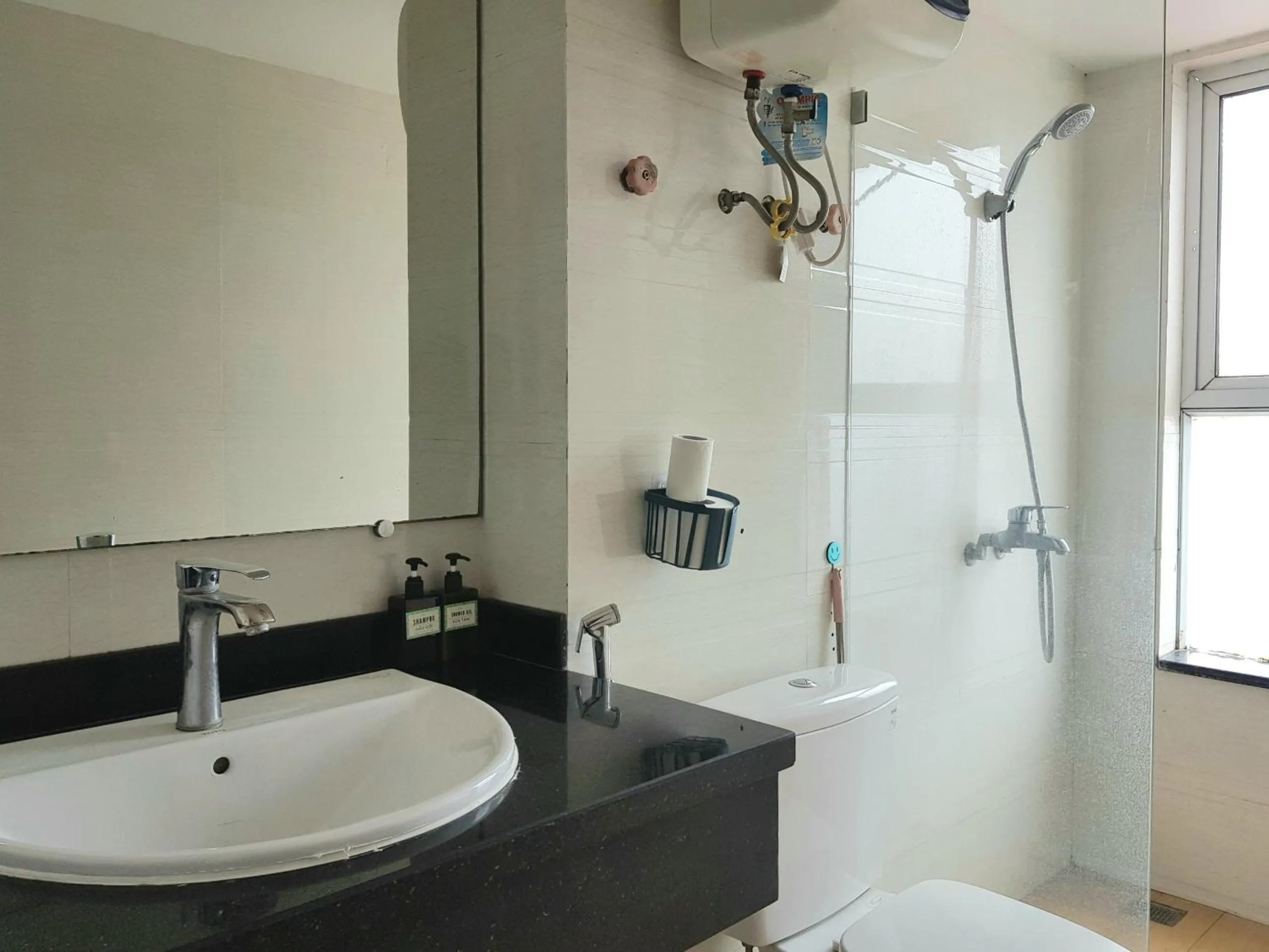 Shower in Libré Homestay