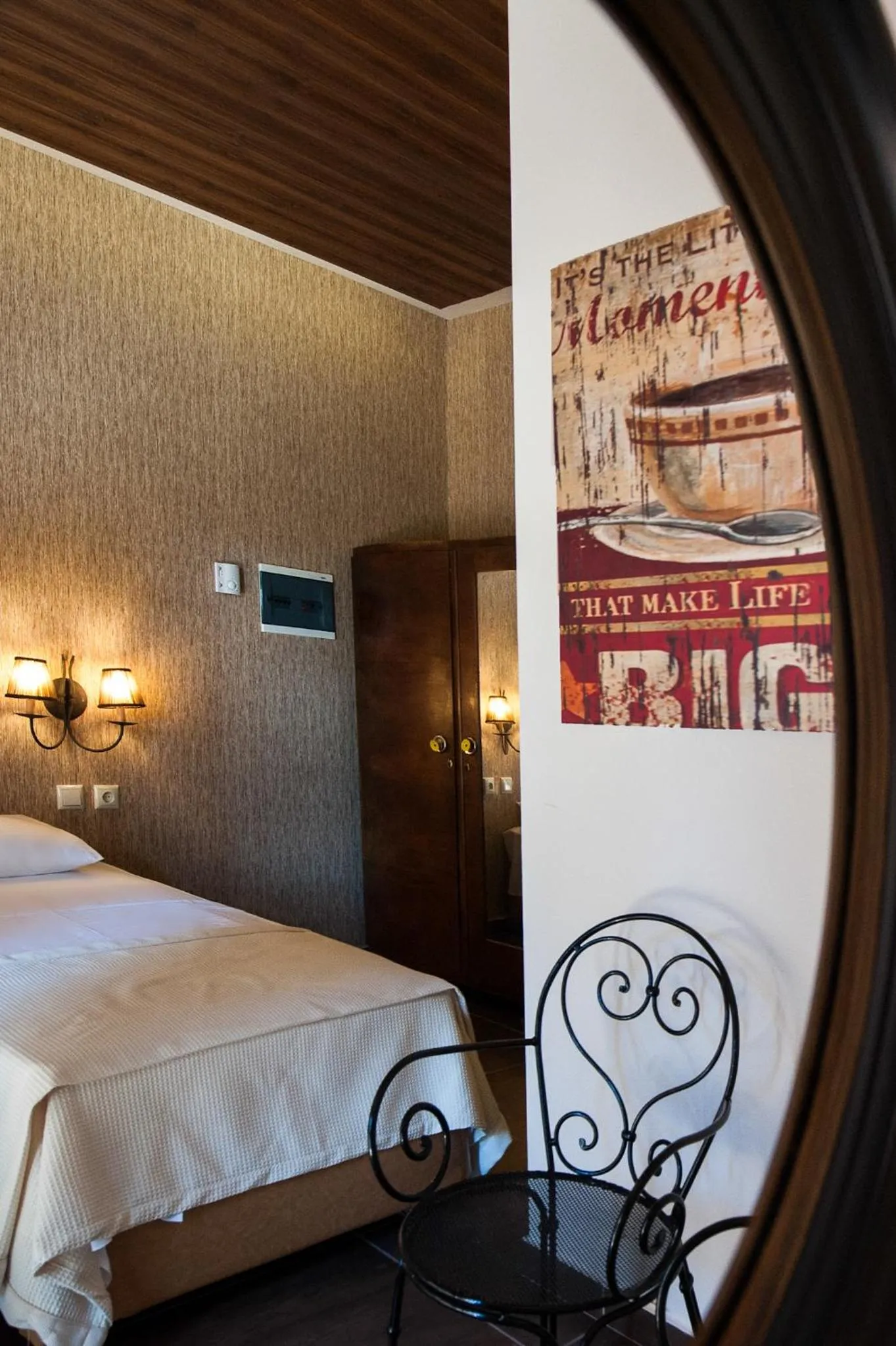 Bed in Polys Guest House