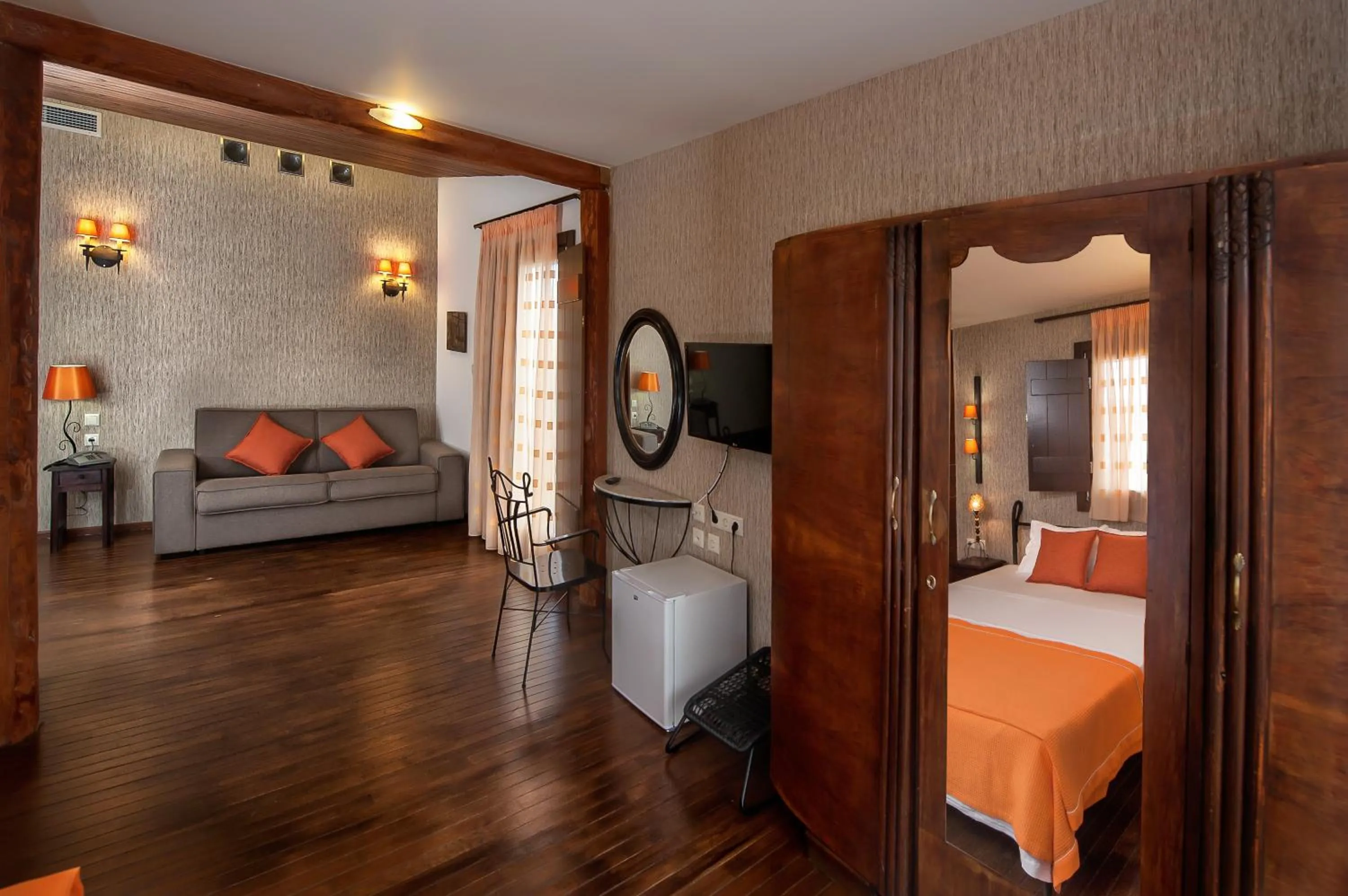 Photo of the whole room in Polys Guest House