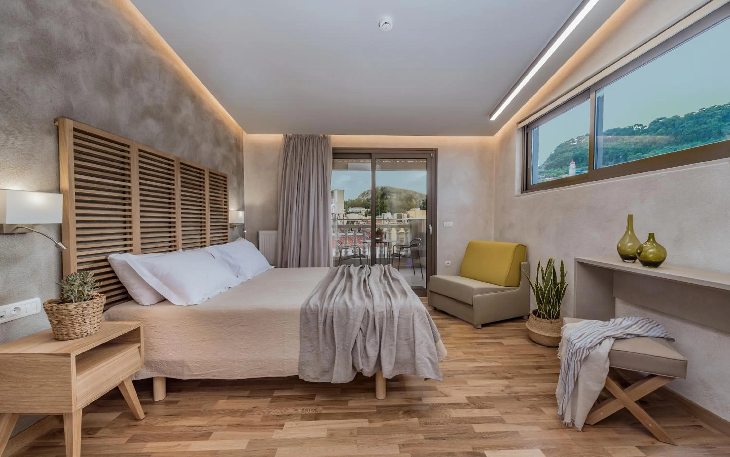 Bed in Phoenix Hotel