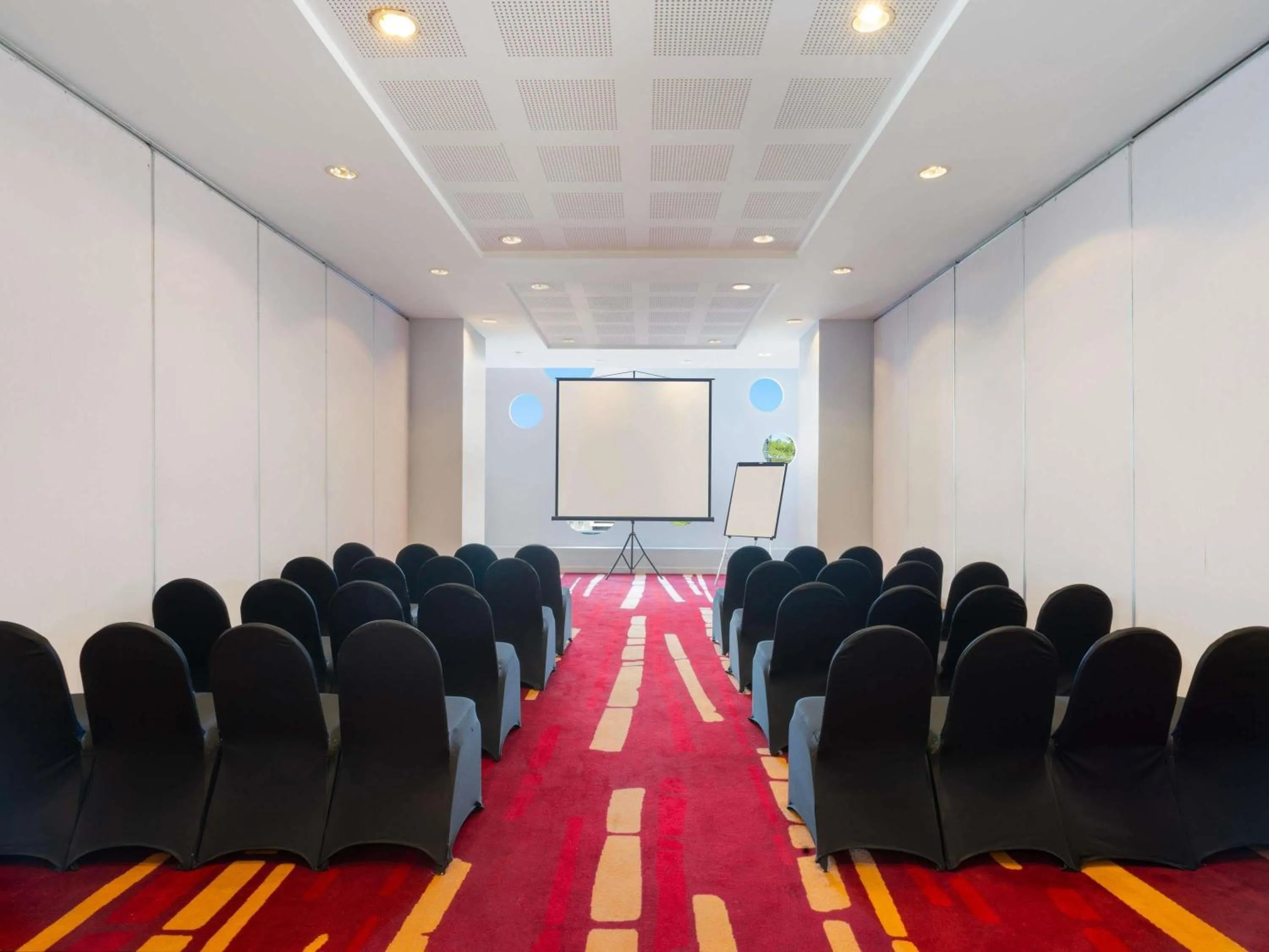 Meeting/conference room in Ibis Styles Malang