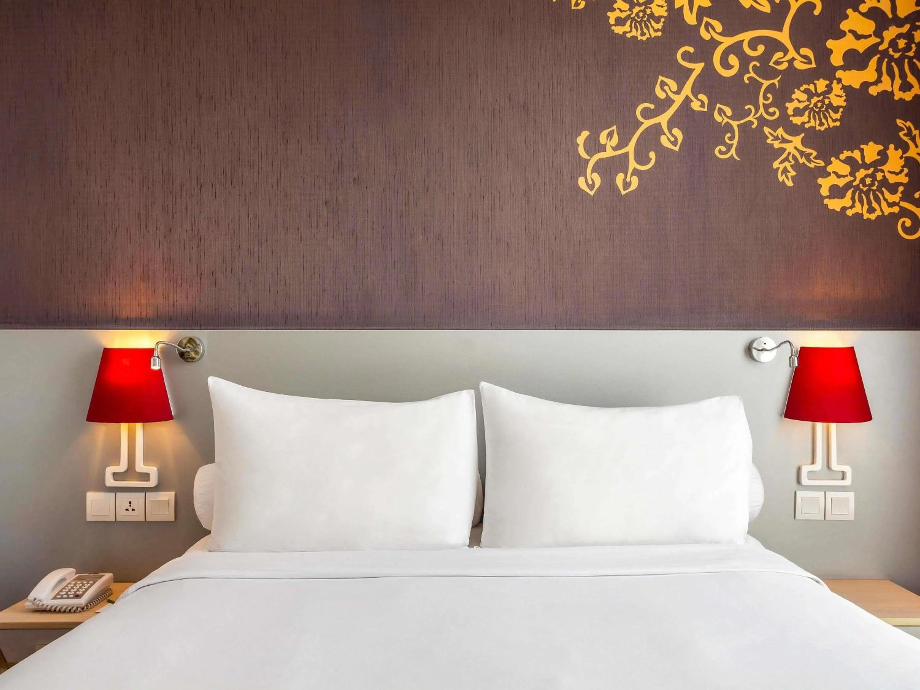 Bedroom, Bed in Ibis Styles Malang