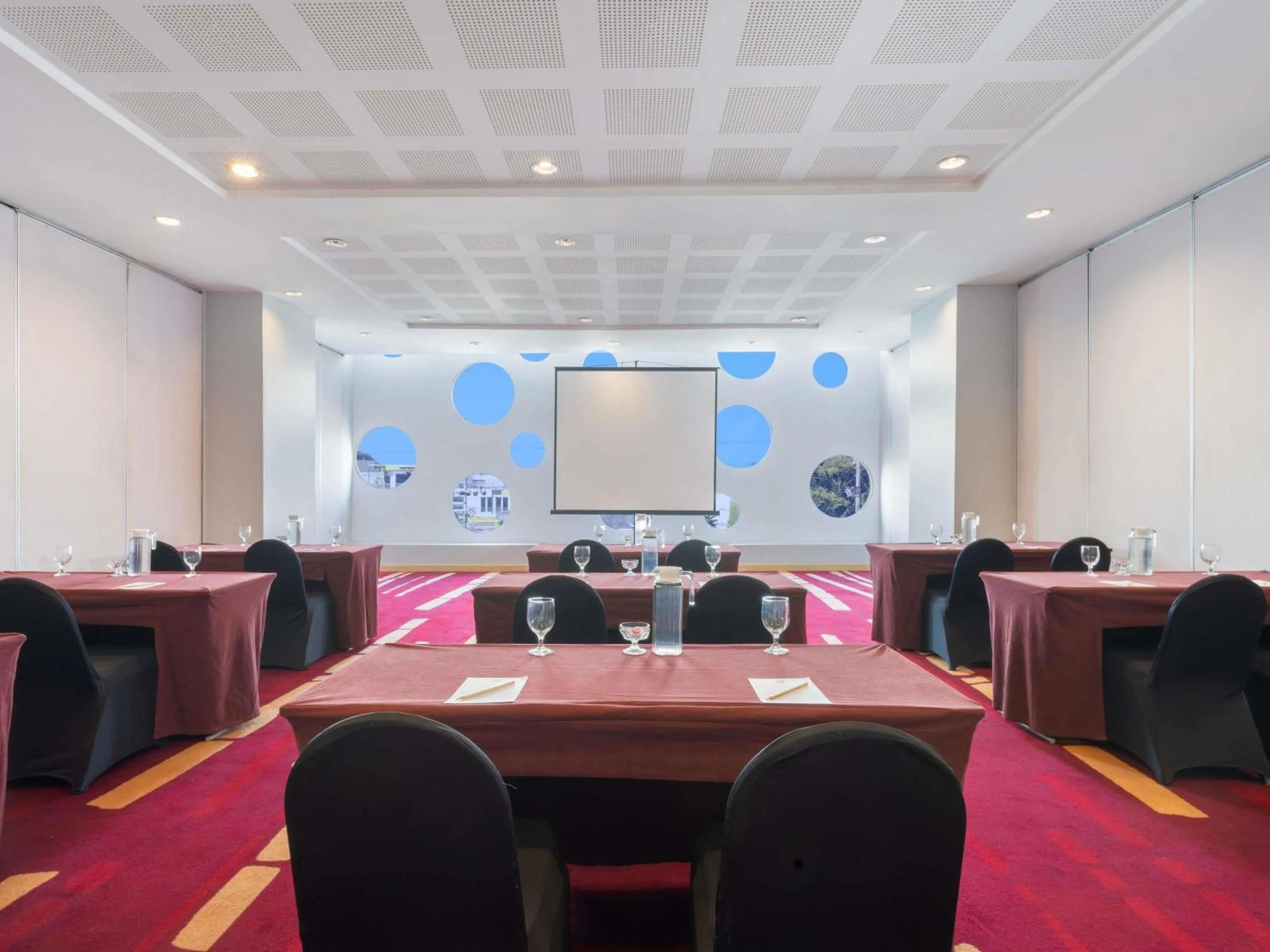 Meeting/conference room in Ibis Styles Malang