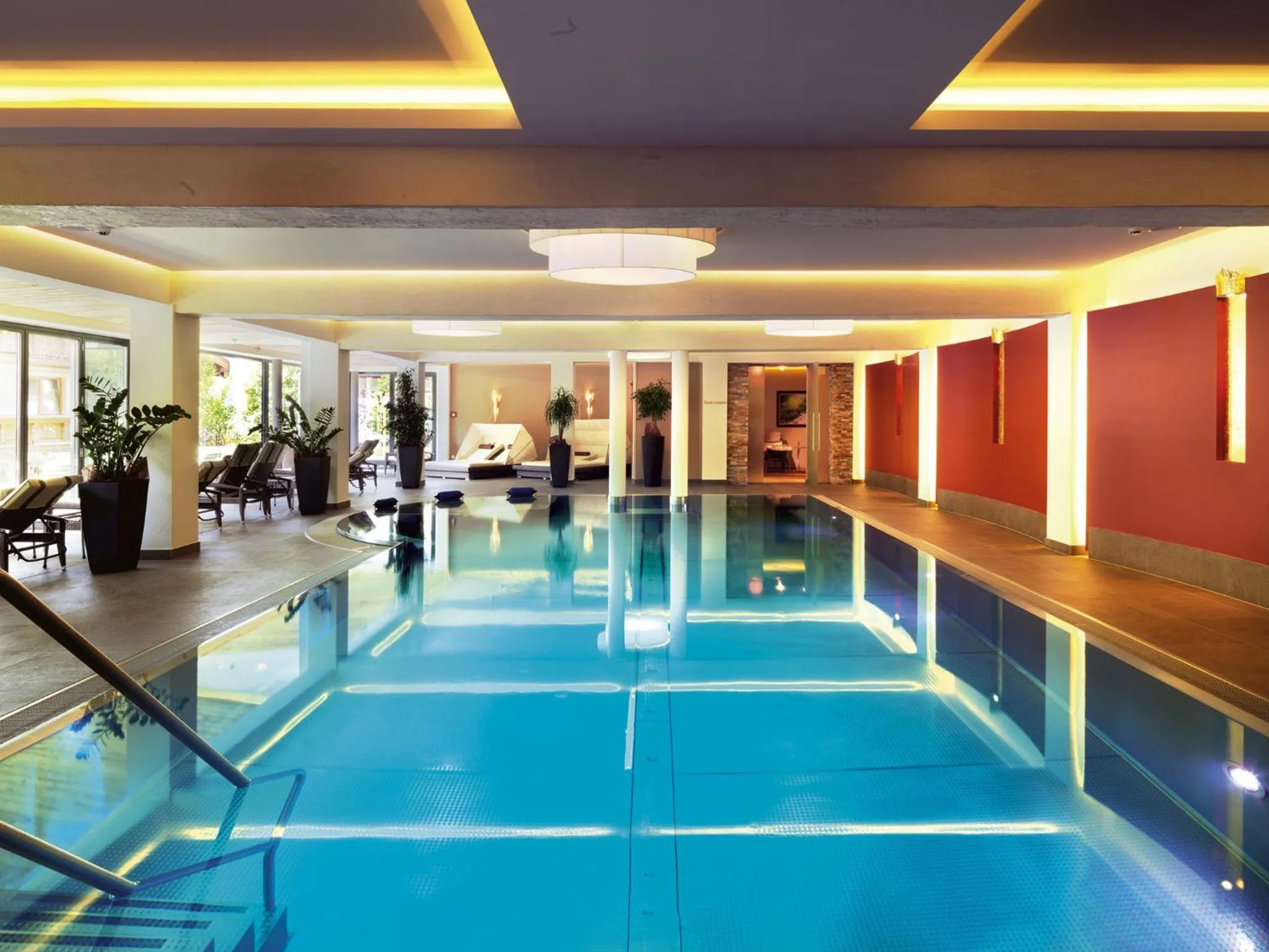Swimming pool in Aktivhotel Alpendorf