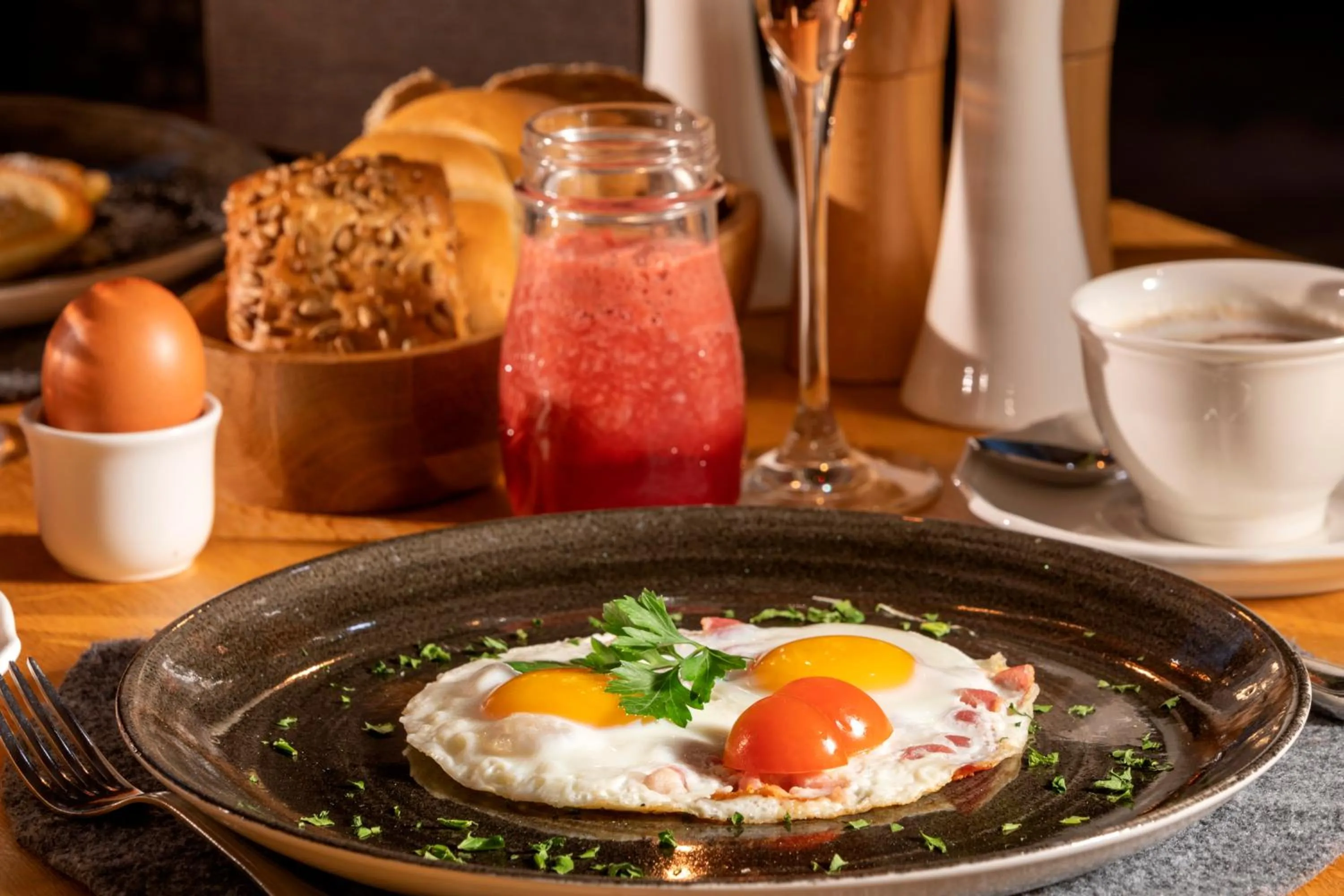 Buffet breakfast in Aktivhotel Alpendorf