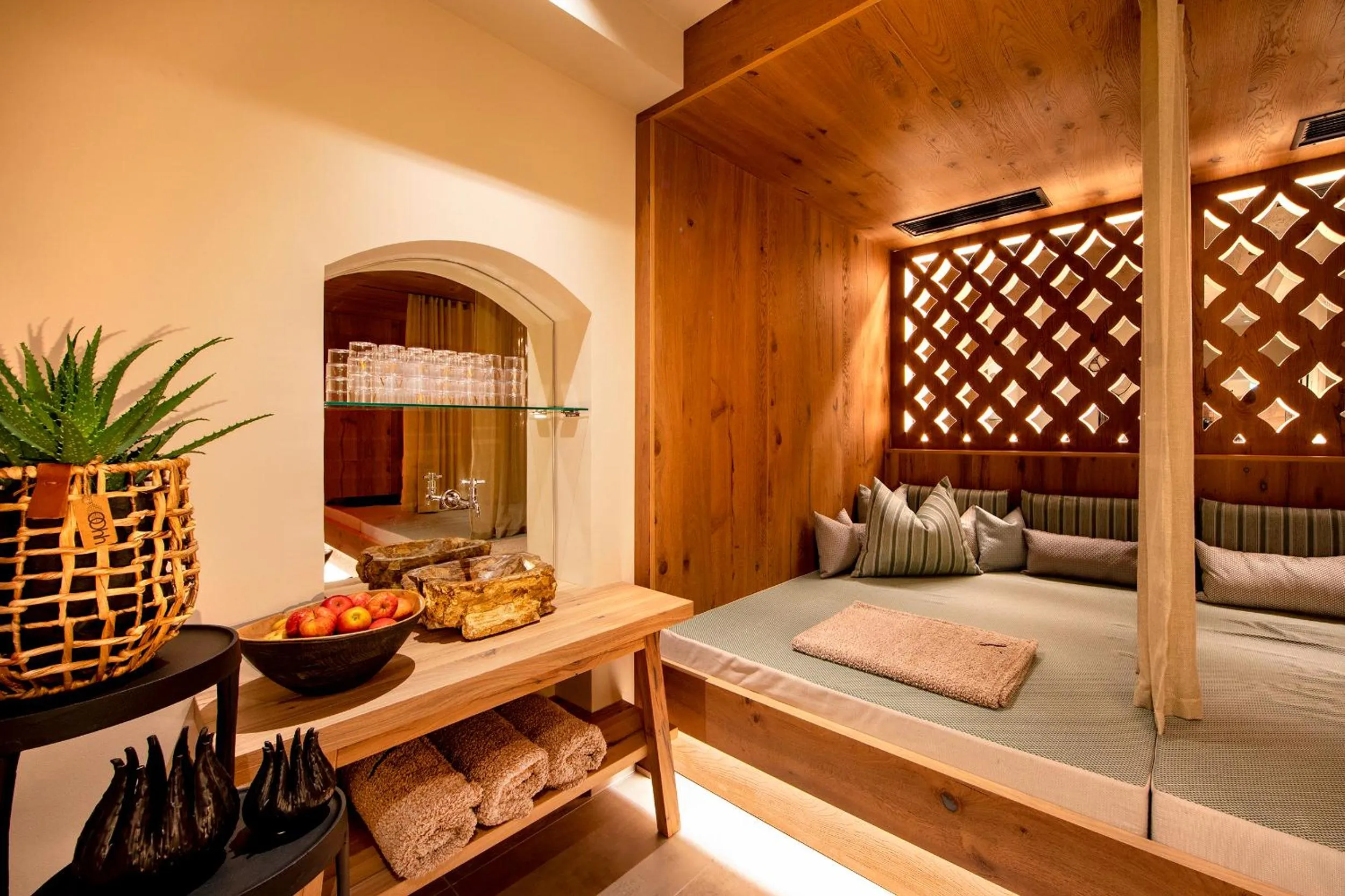 Spa and wellness centre/facilities, Bed in Aktivhotel Alpendorf