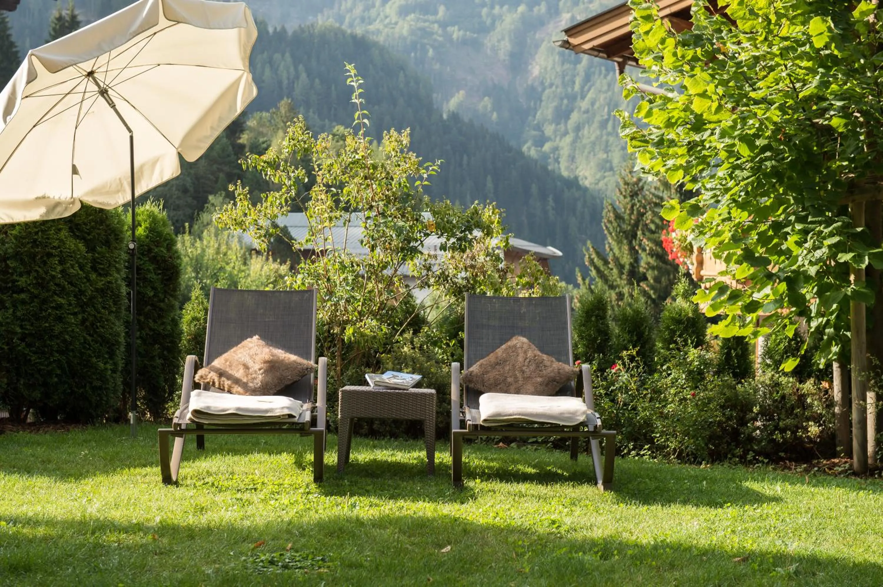 Garden in Aktivhotel Alpendorf