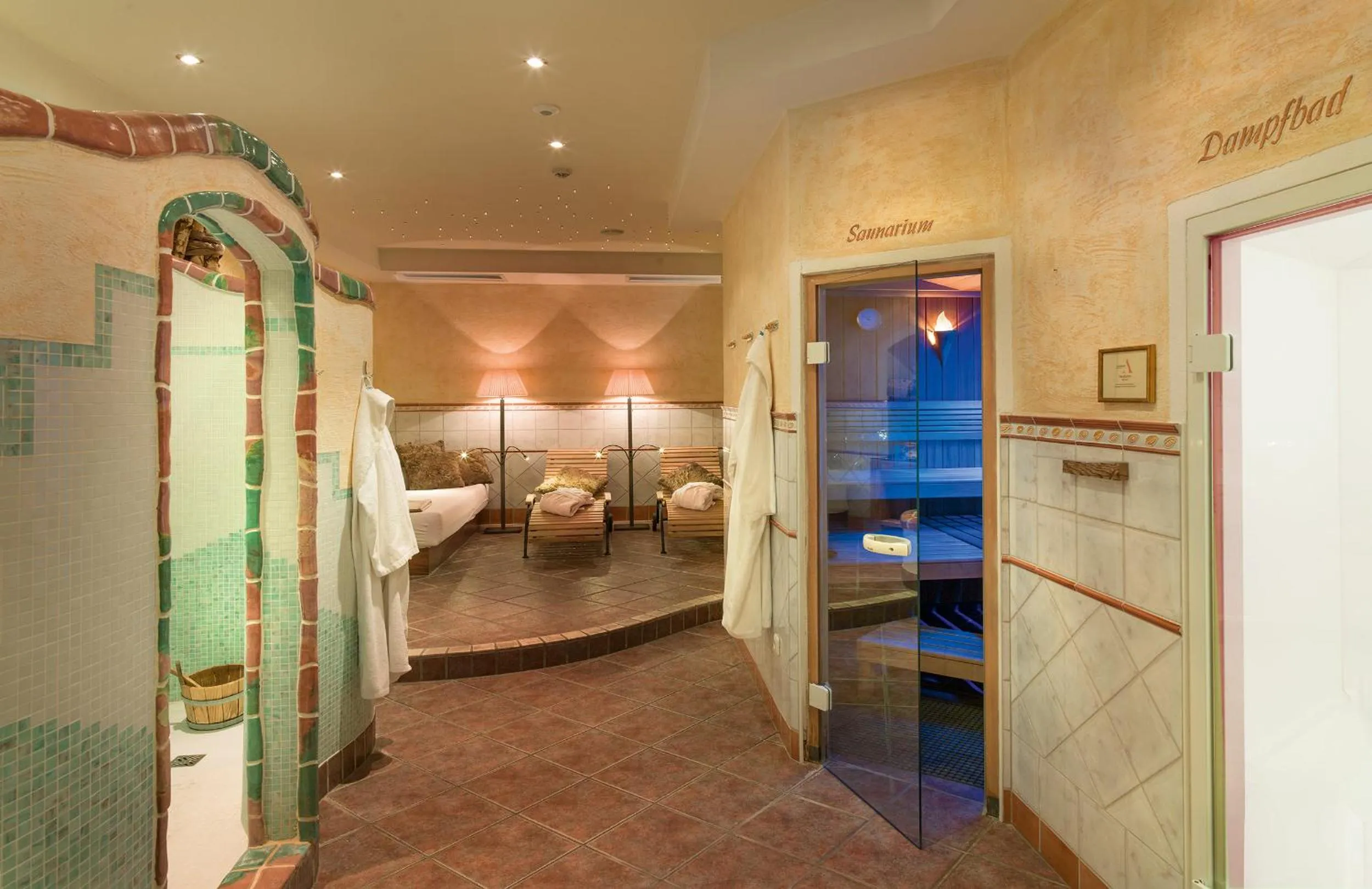 Sauna, Bed in Aktivhotel Alpendorf