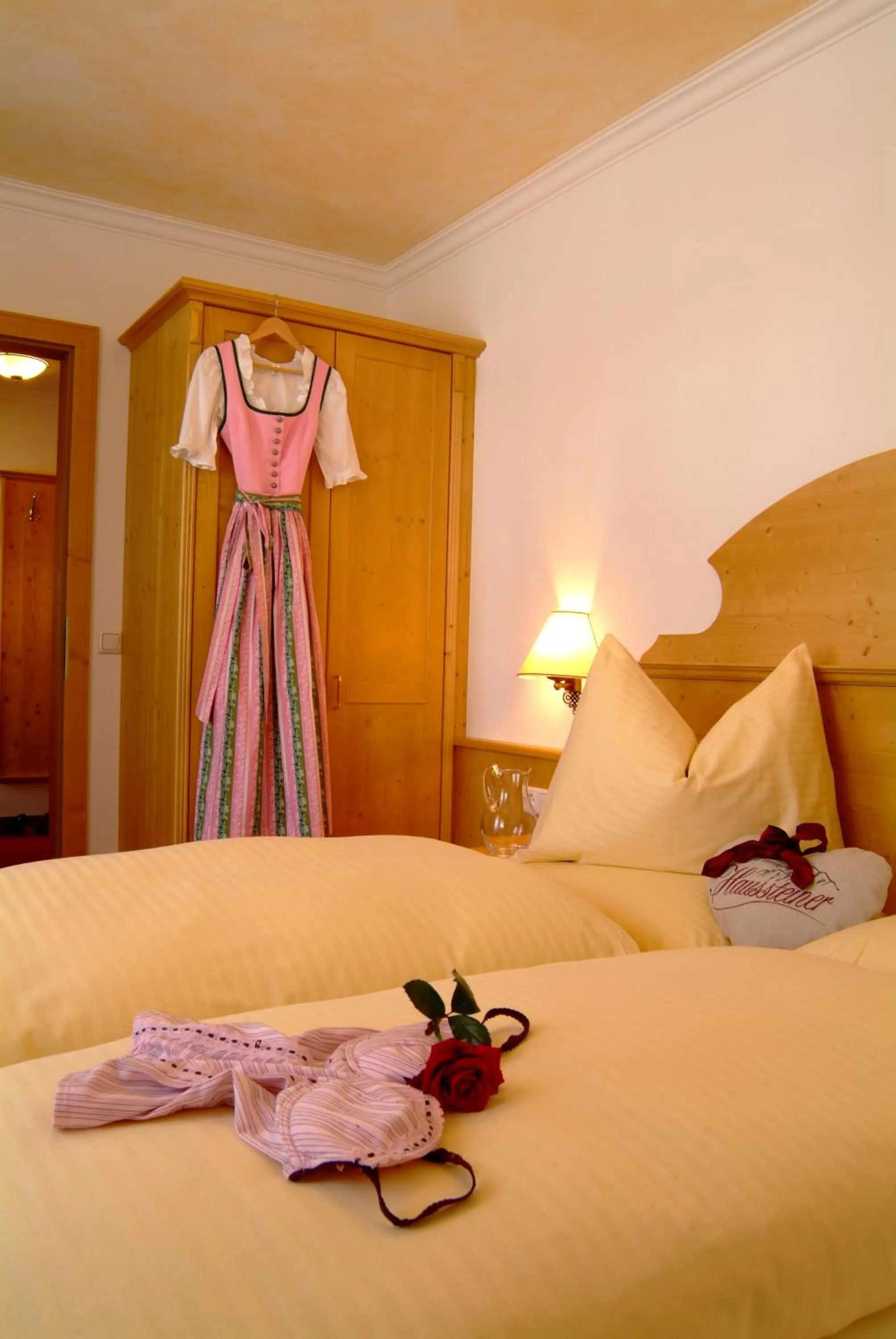 Bed in Landhaus & Appartementhaus Haussteiner