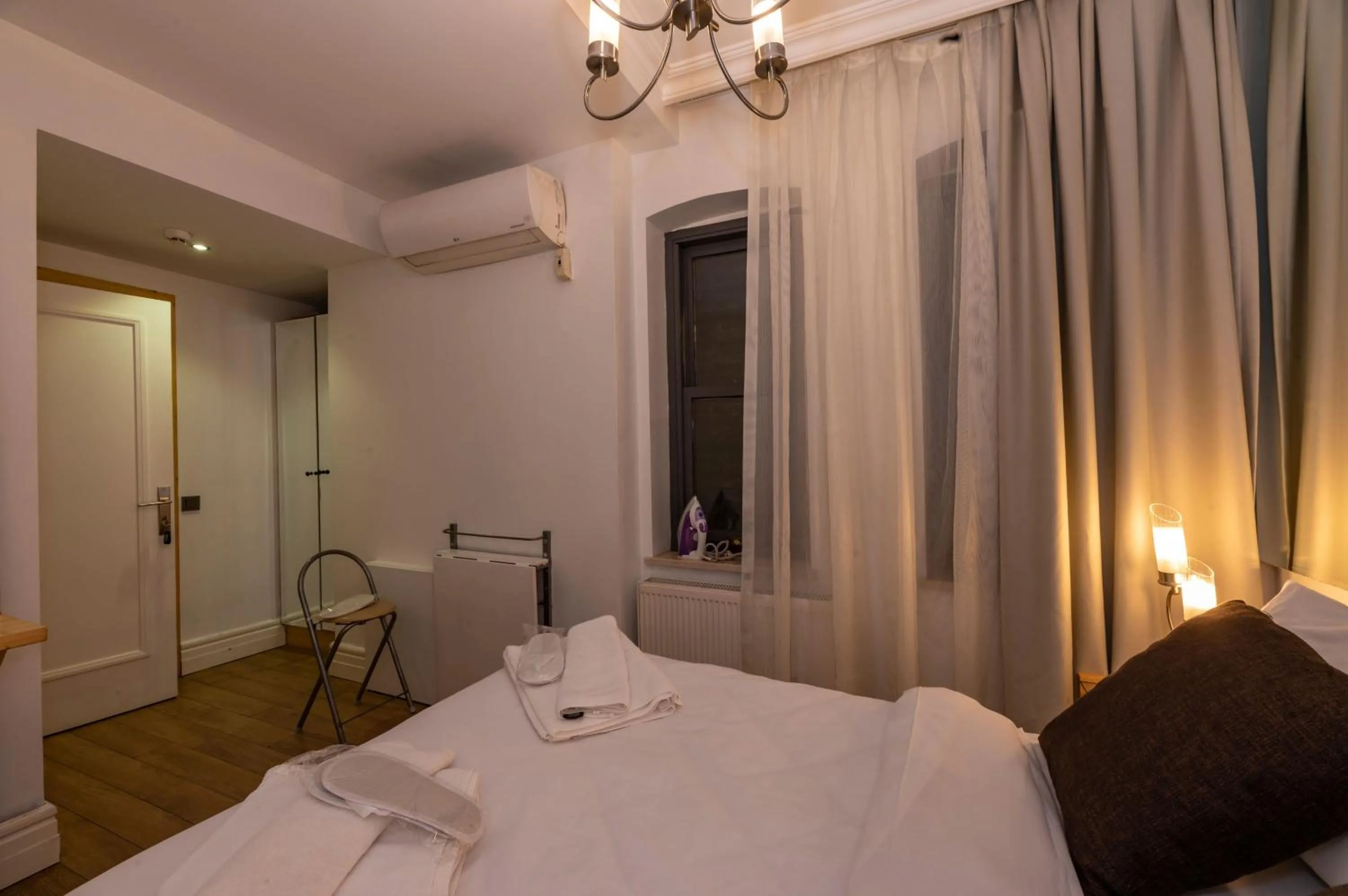 Bedroom in Pera Line Cihangir