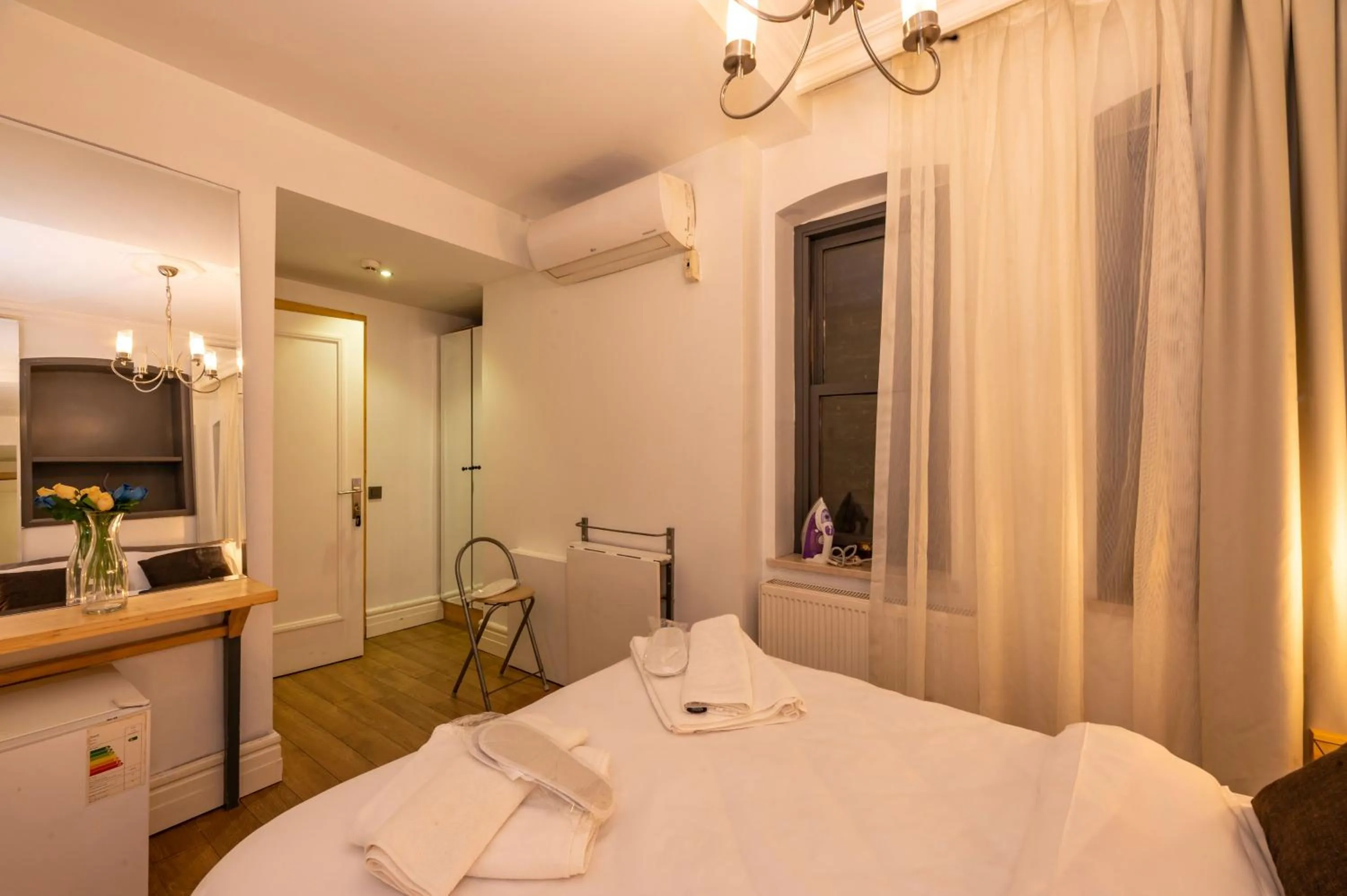 Bedroom in Pera Line Cihangir