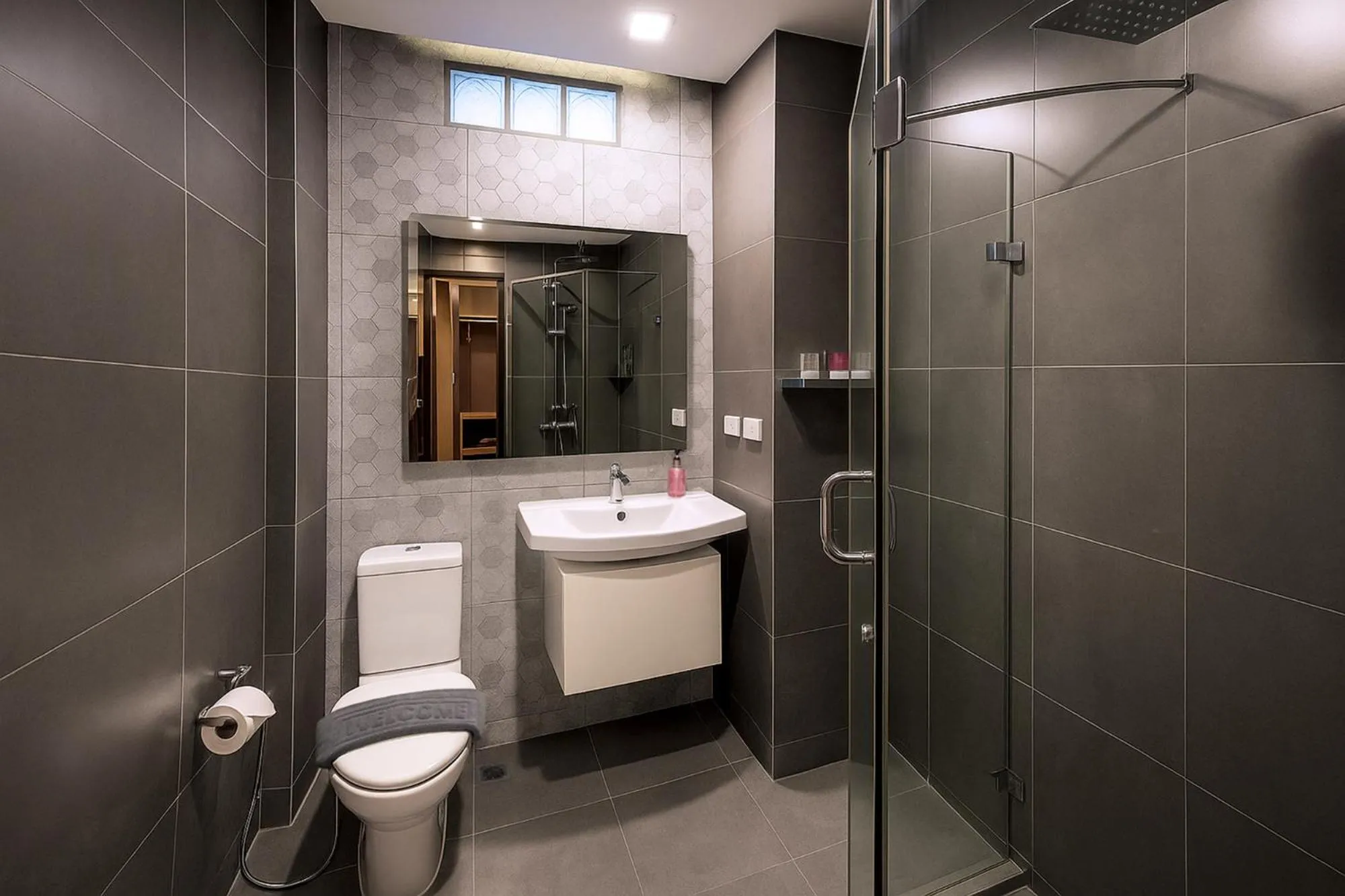 Toilet in GLOW Pattaya