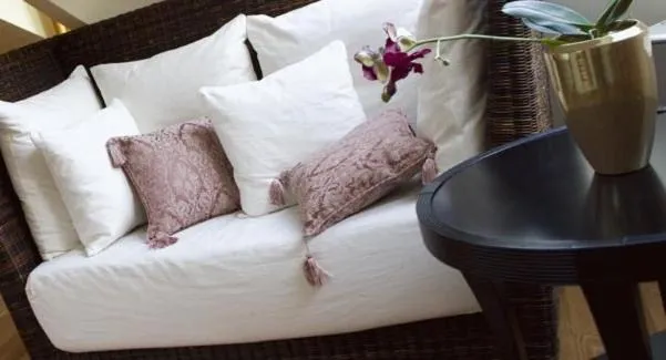 Living room, Bed in Hotel Csejtei