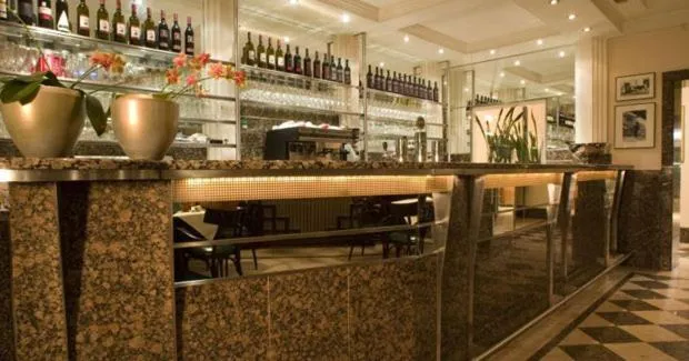 Restaurant/places to eat in Hotel Csejtei