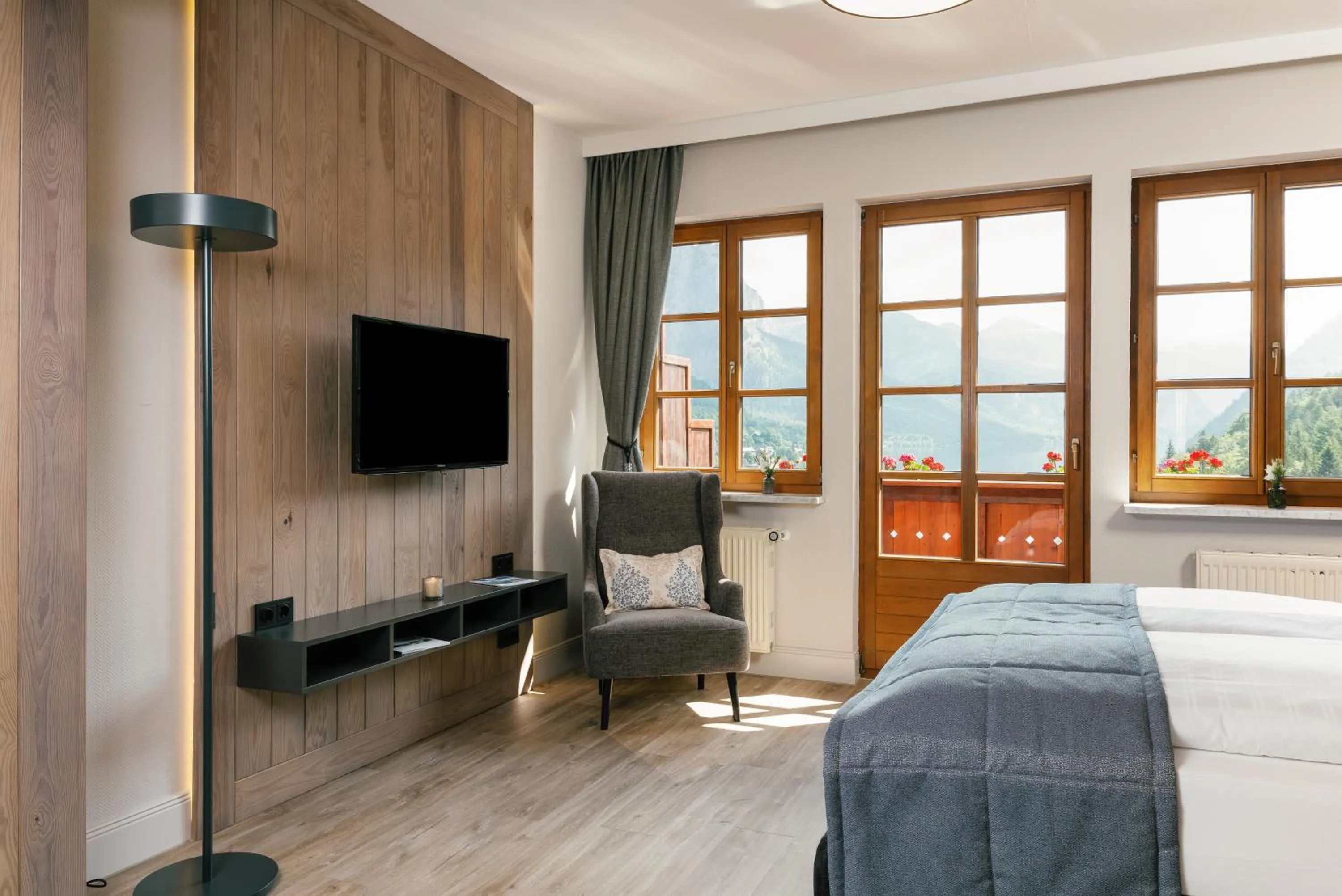 Photo of the whole room, Bed in MONDI Hotel am Grundlsee