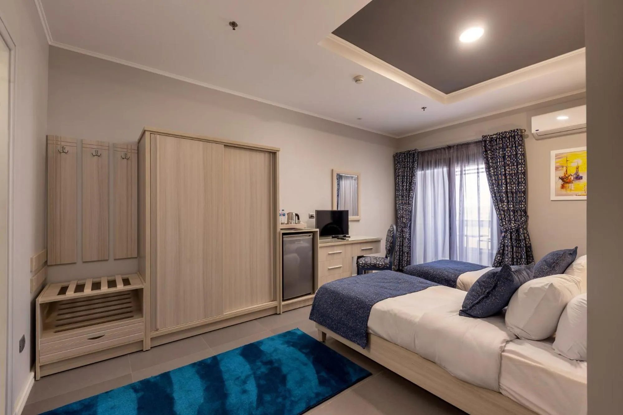 Photo of the whole room, Bed in Royal Day Plaza Hotel