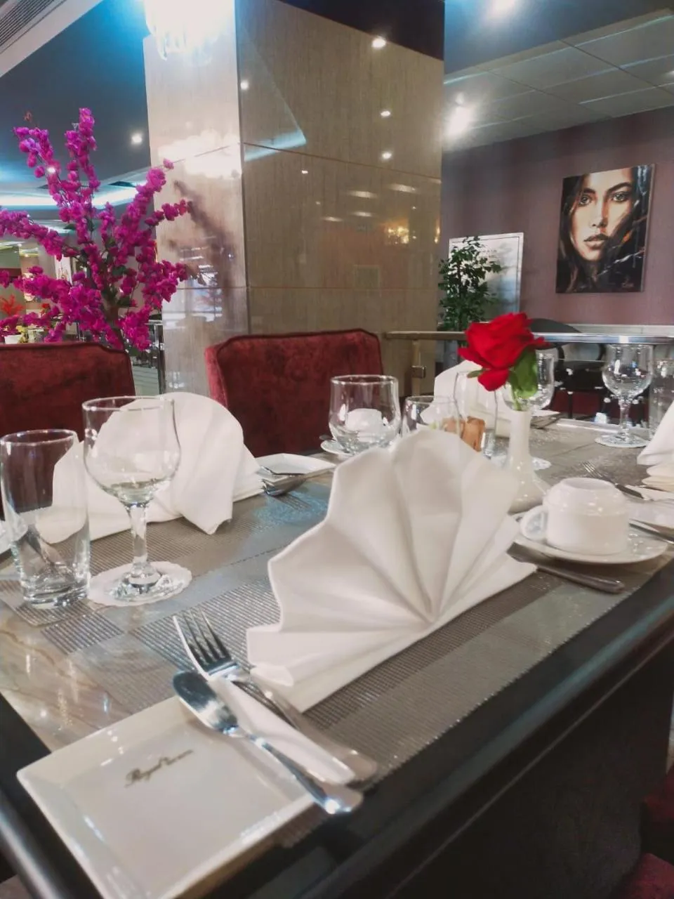 Restaurant/places to eat in Royal Day Plaza Hotel