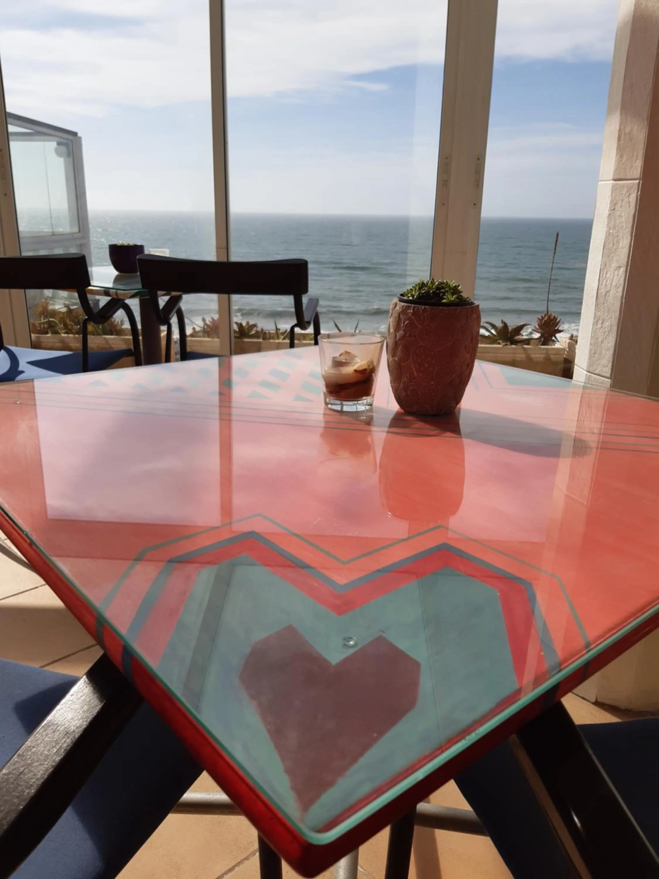 Communal lounge/ TV room in Albergaria Pedra D'Ouro