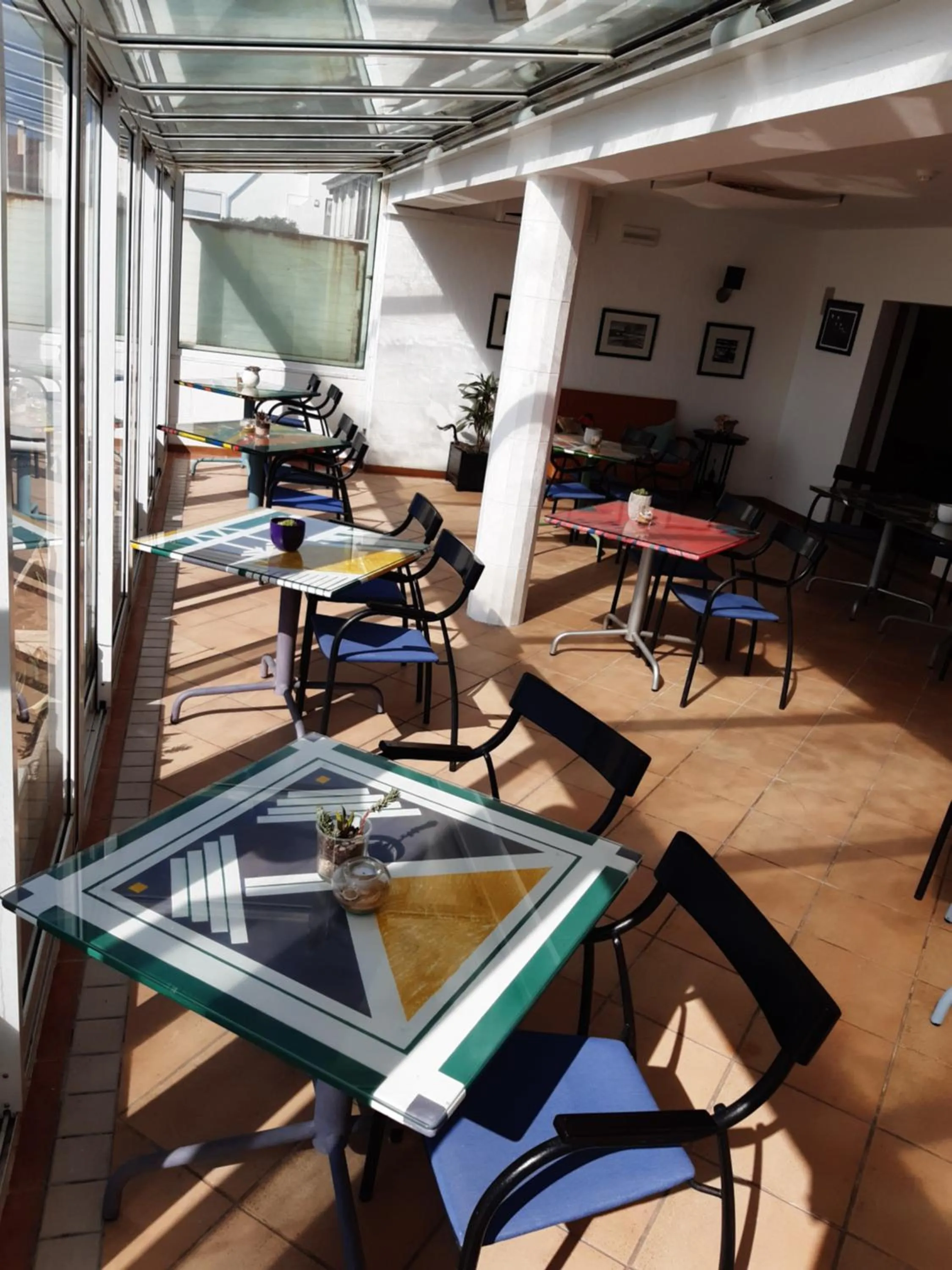 Communal lounge/ TV room in Albergaria Pedra D'Ouro