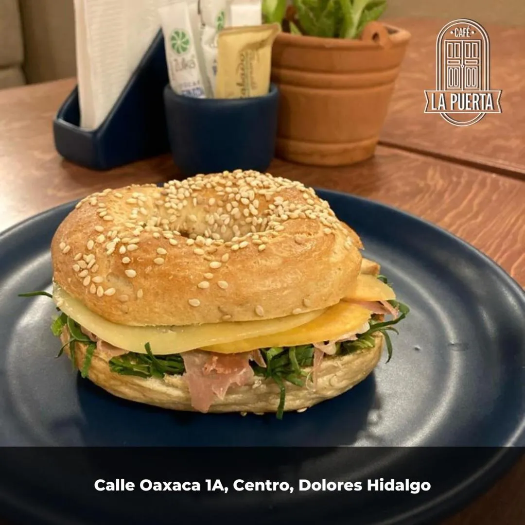 Restaurant/places to eat in Hotel CasaMia