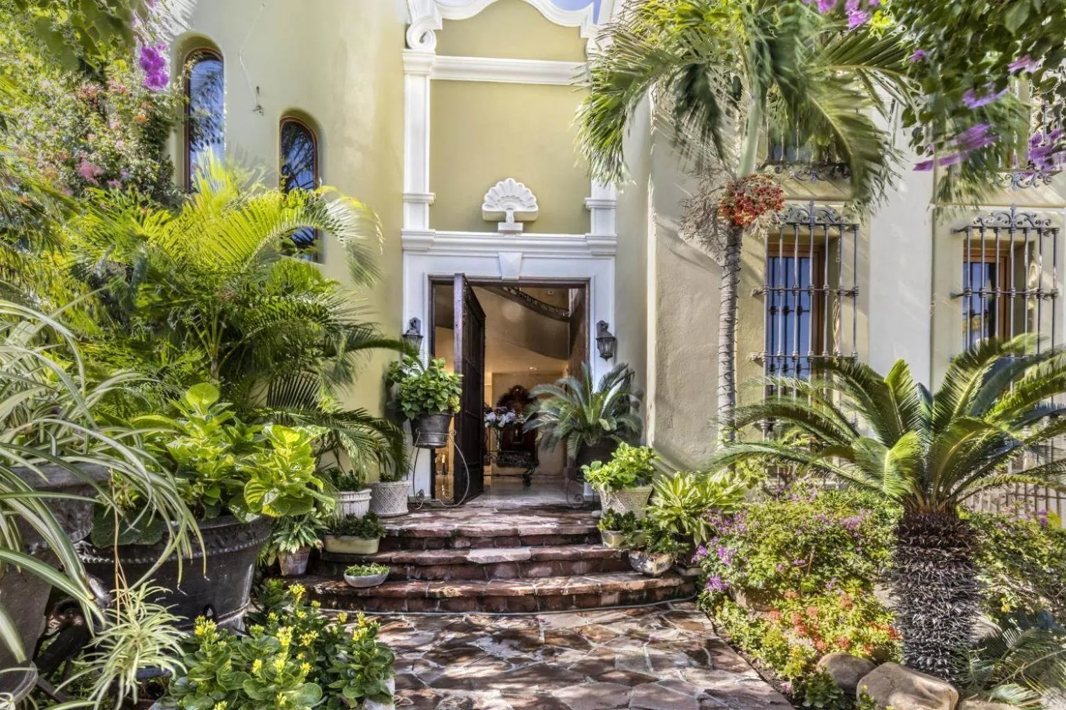 Villa Lucia Arch and Lands End Views - 4200 sq ft Luxury Villa