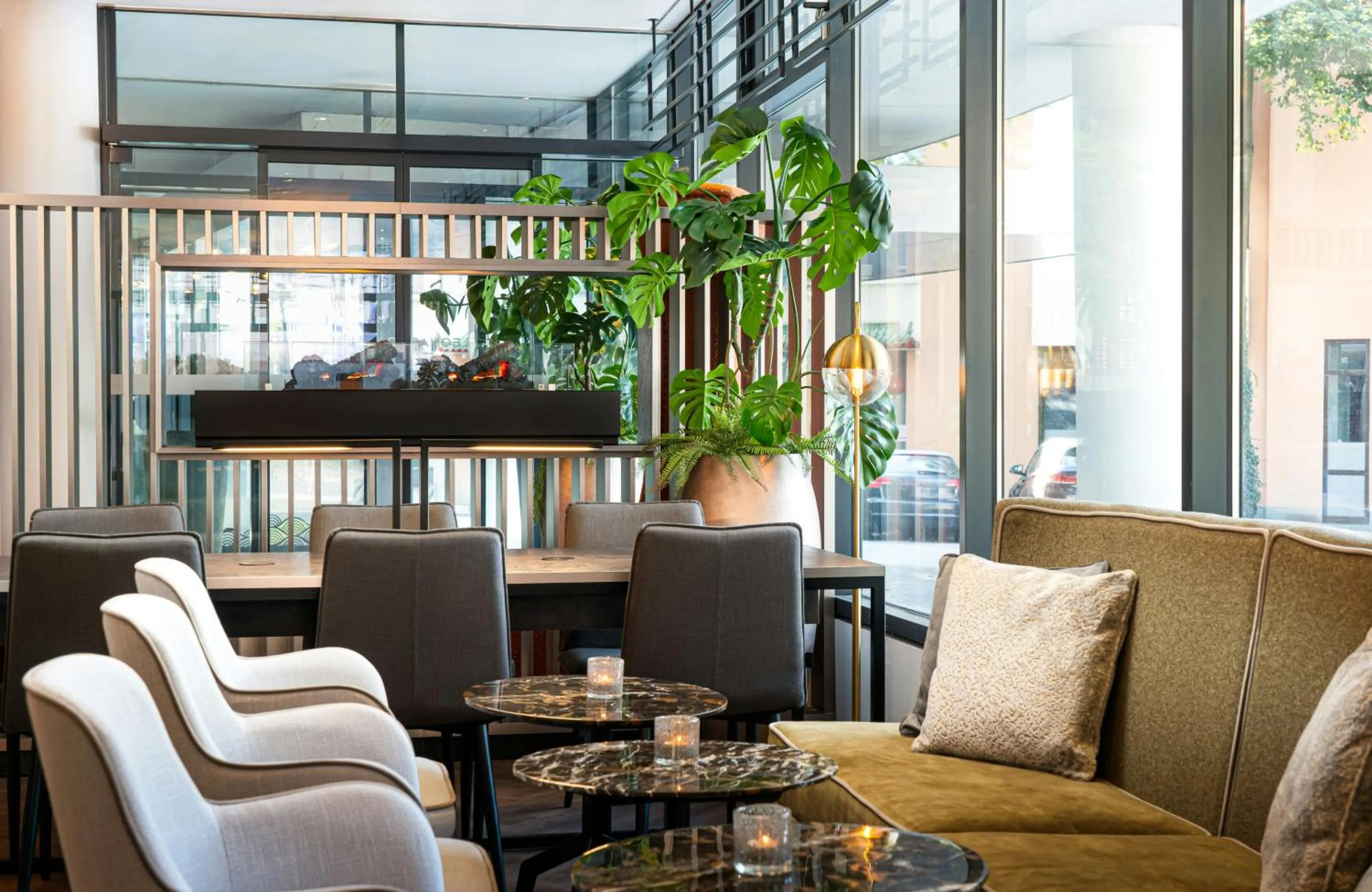 Lobby or reception in Leonardo Hotel Salzburg City Center