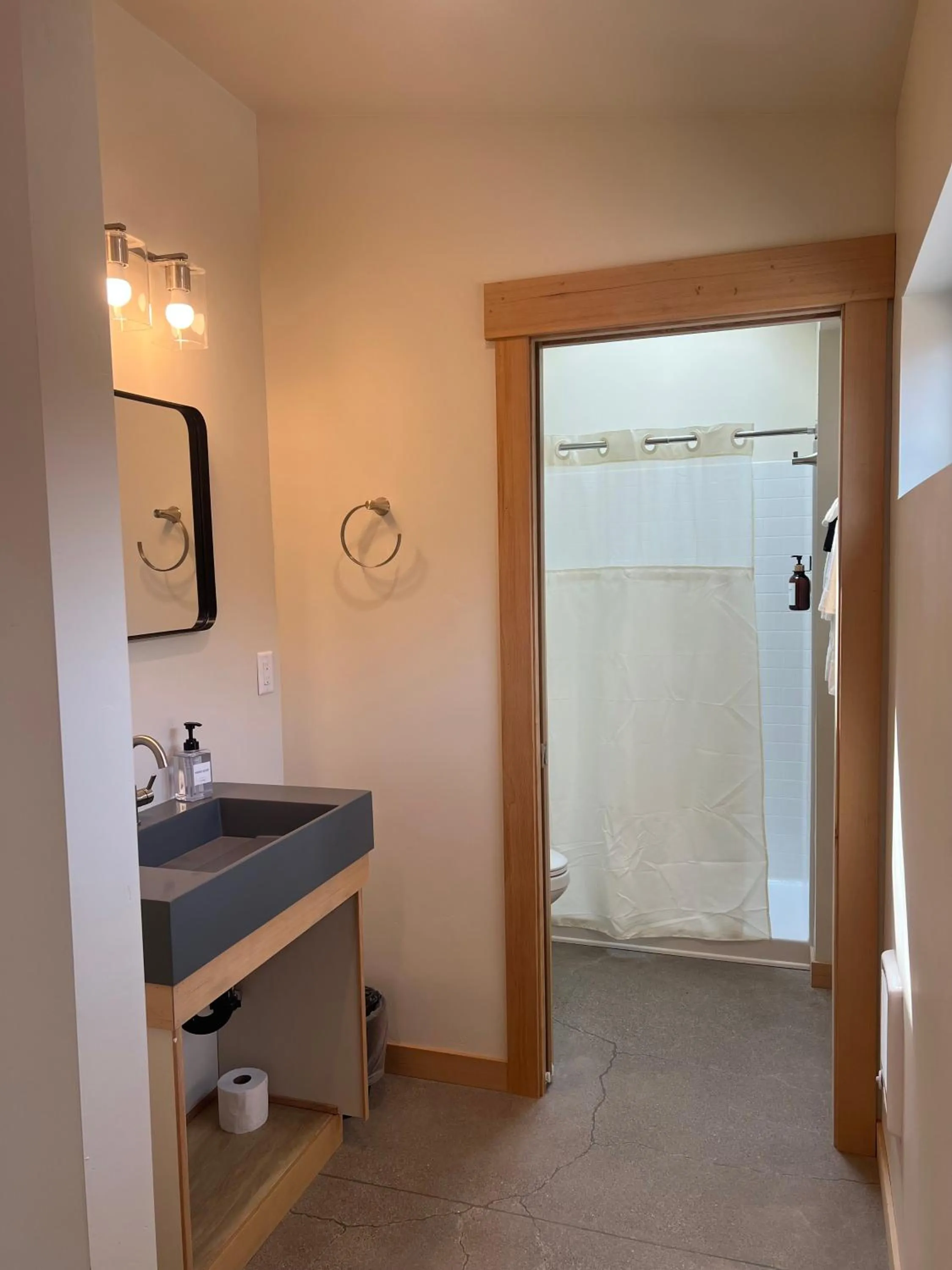 Bathroom in Crooked River Ranch Cabins