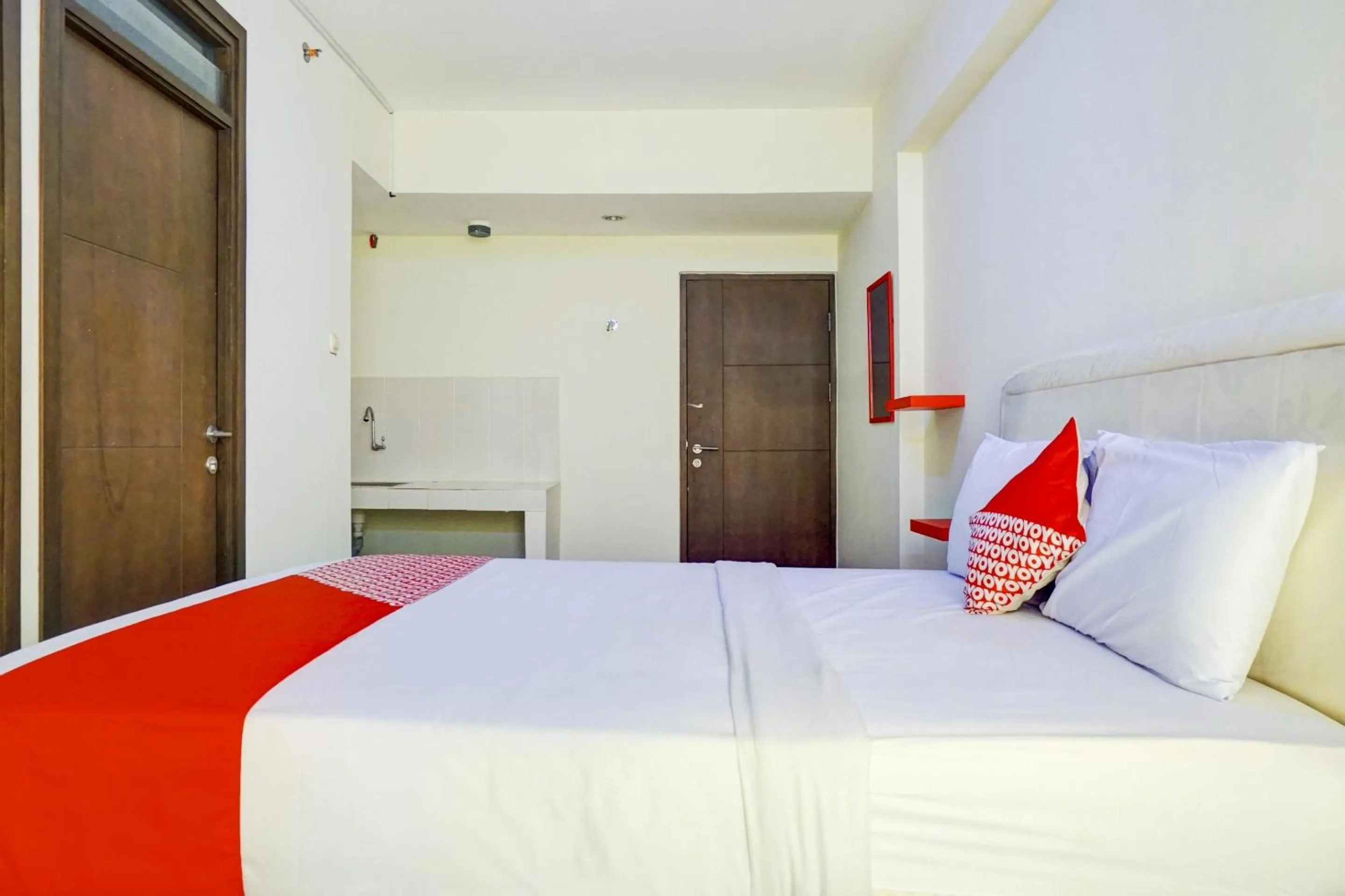 Bedroom, Bed in Hotel O Apartemen Bogor Valley