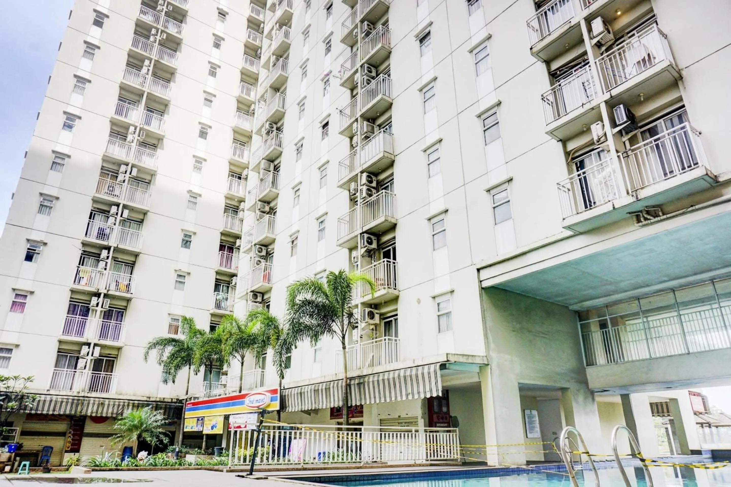 Facade/entrance in Hotel O Apartemen Bogor Valley