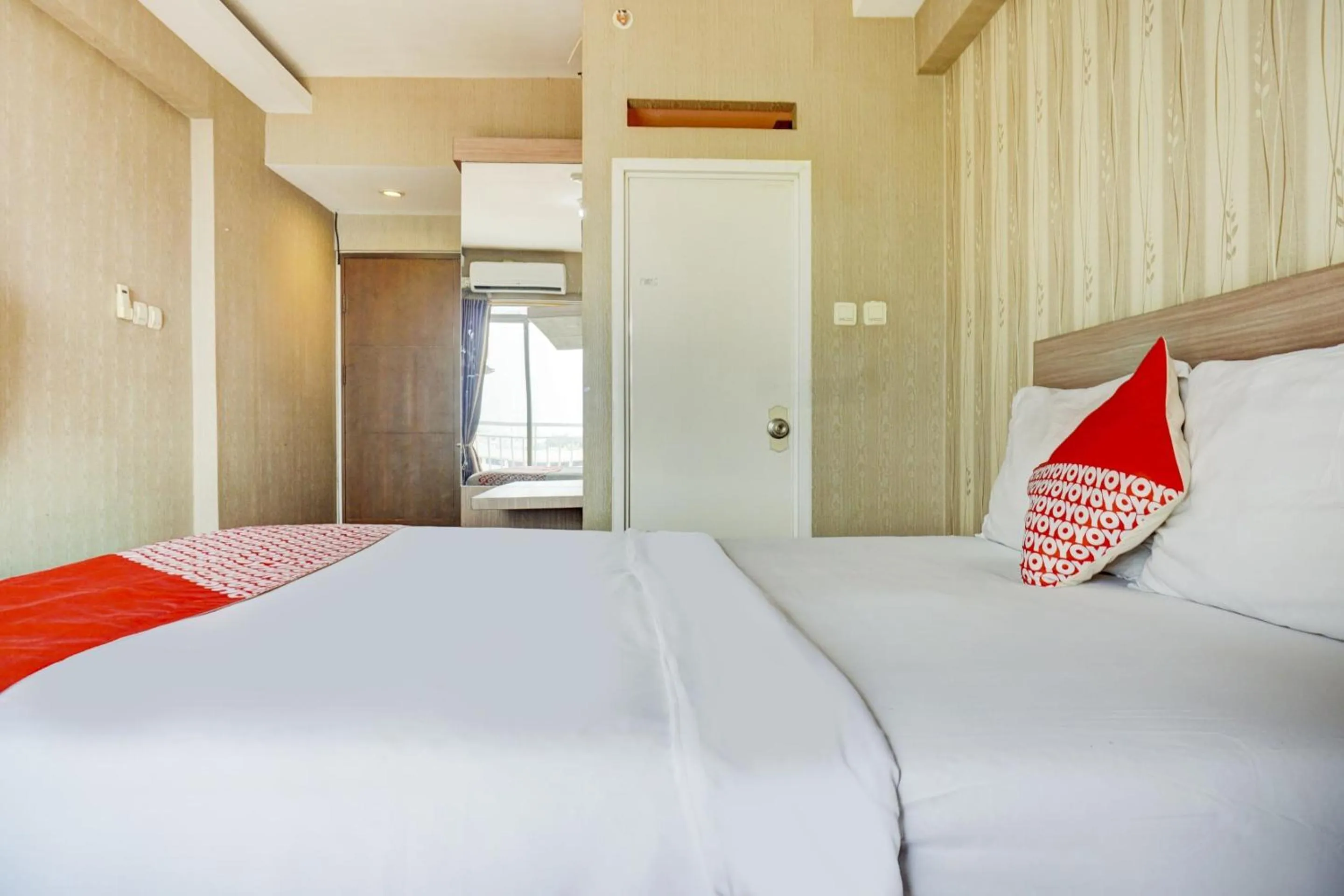 Bedroom, Bed in Hotel O Apartemen Bogor Valley