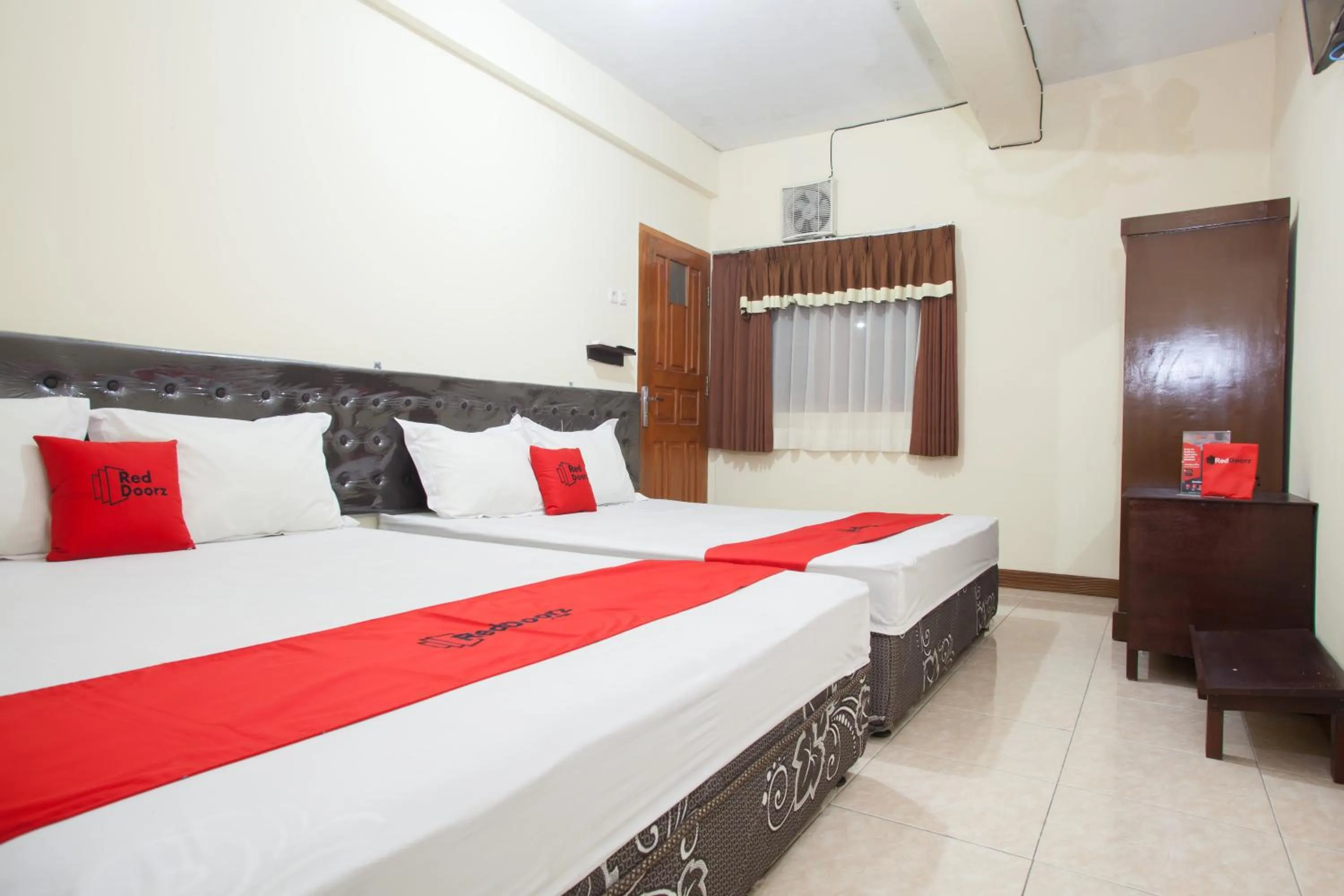 Bed in RedDoorz At Pandan Inn Batu