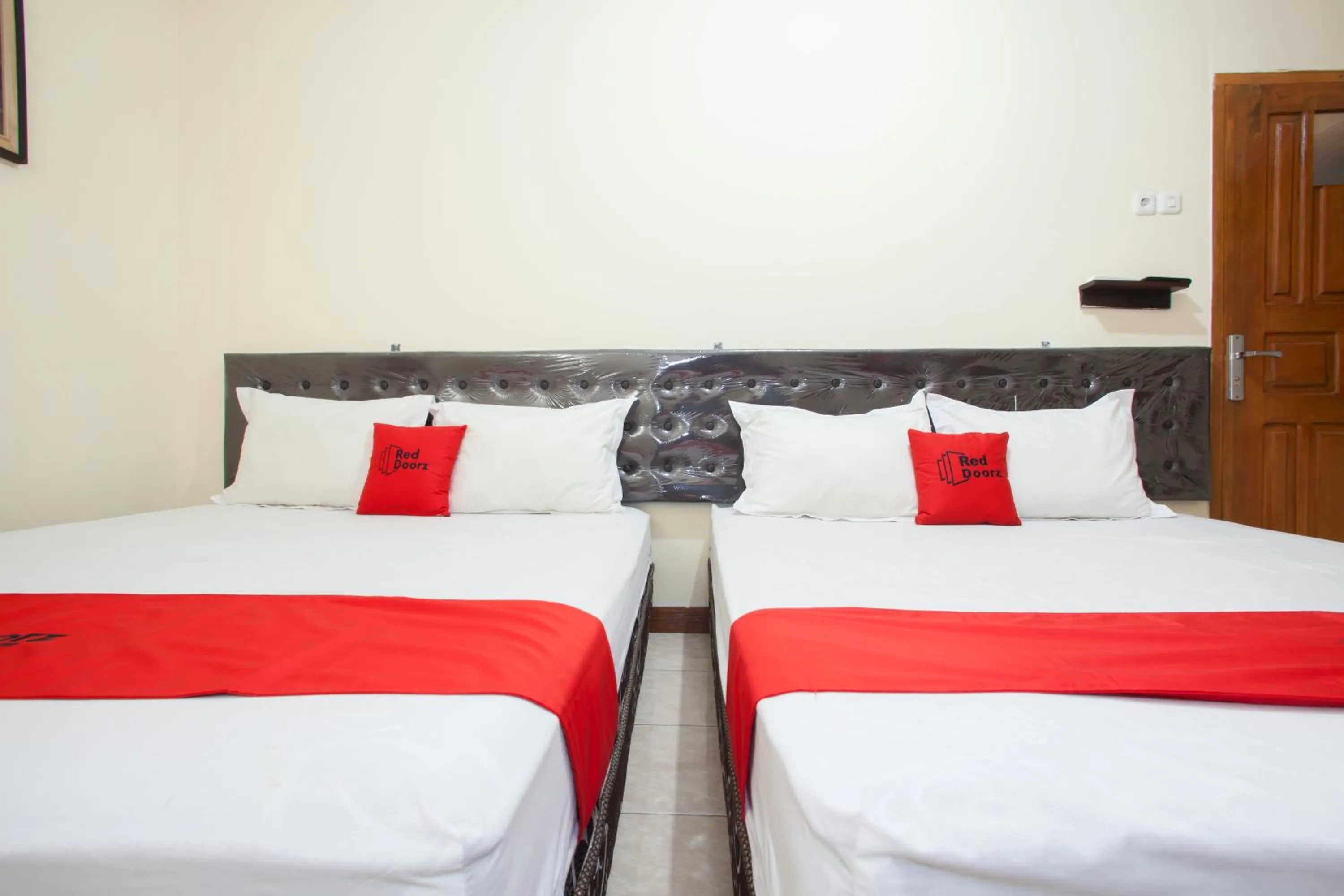 Bed in RedDoorz At Pandan Inn Batu