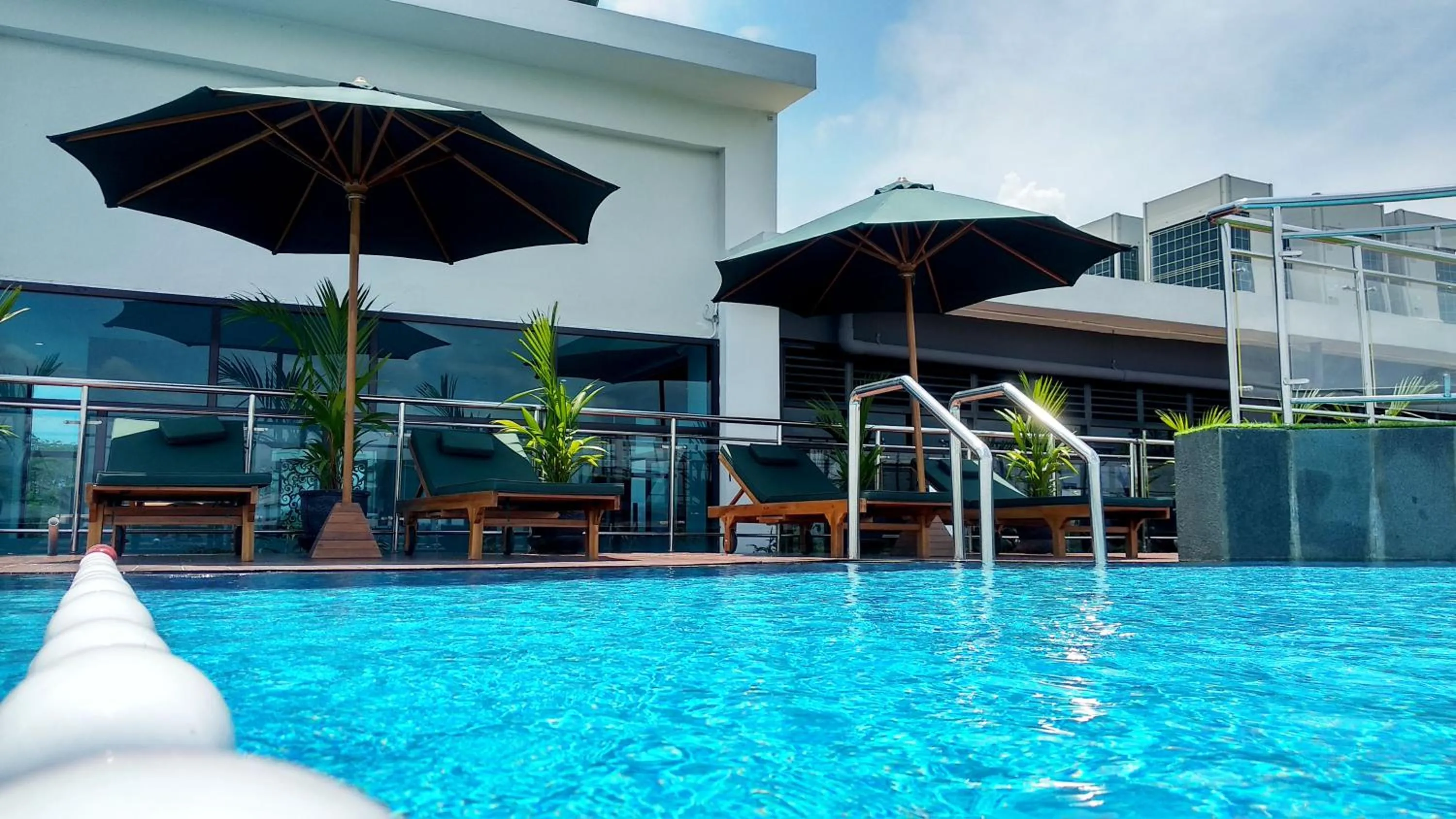 Swimming pool in Braling Grand Hotel Purbalingga, Azana Hotels Collection