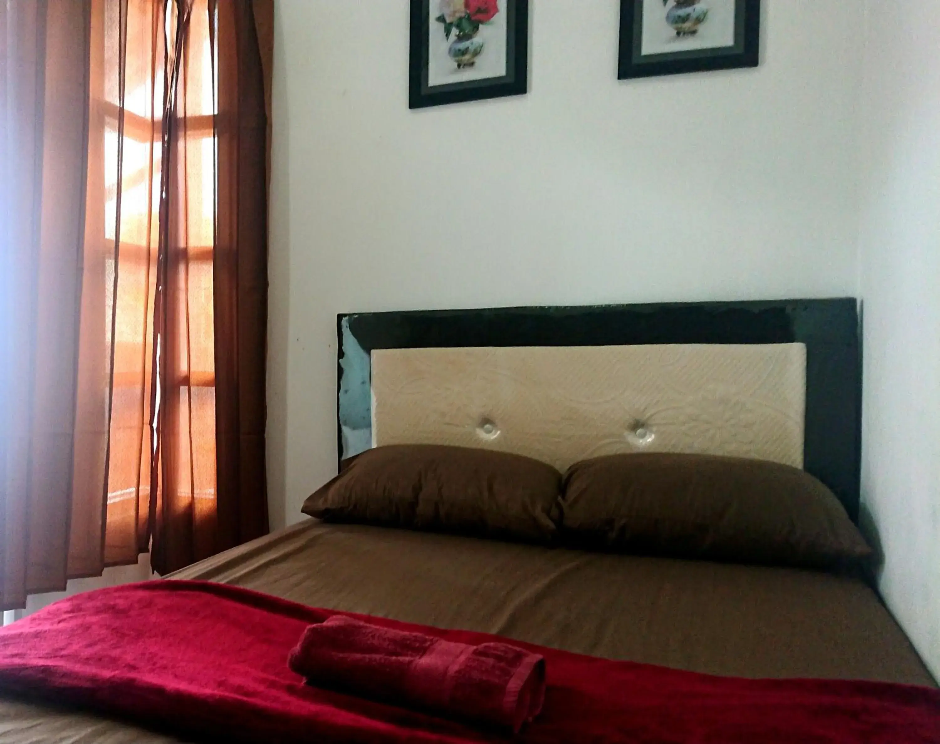 Budget Double Room in EDUTAMA Homestay Syariah Budget Double Room in EDUTAMA Homestay Syariah