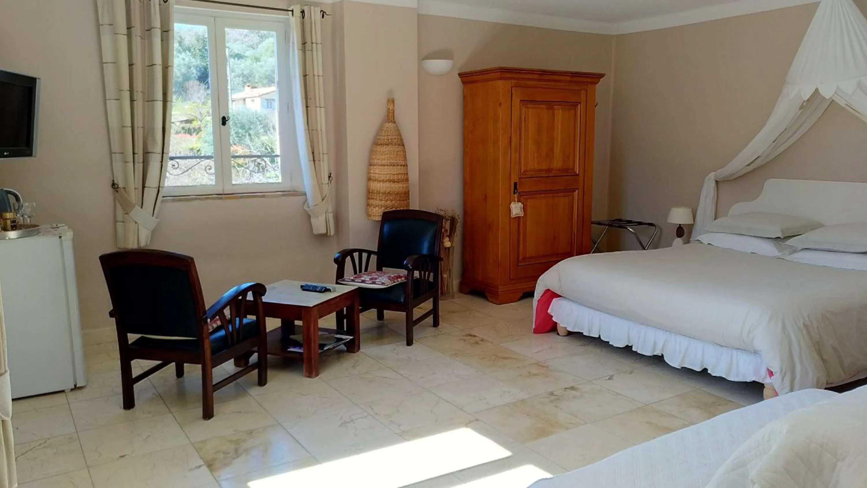 Coffee/tea facilities, Bed in L'Escale Provençale