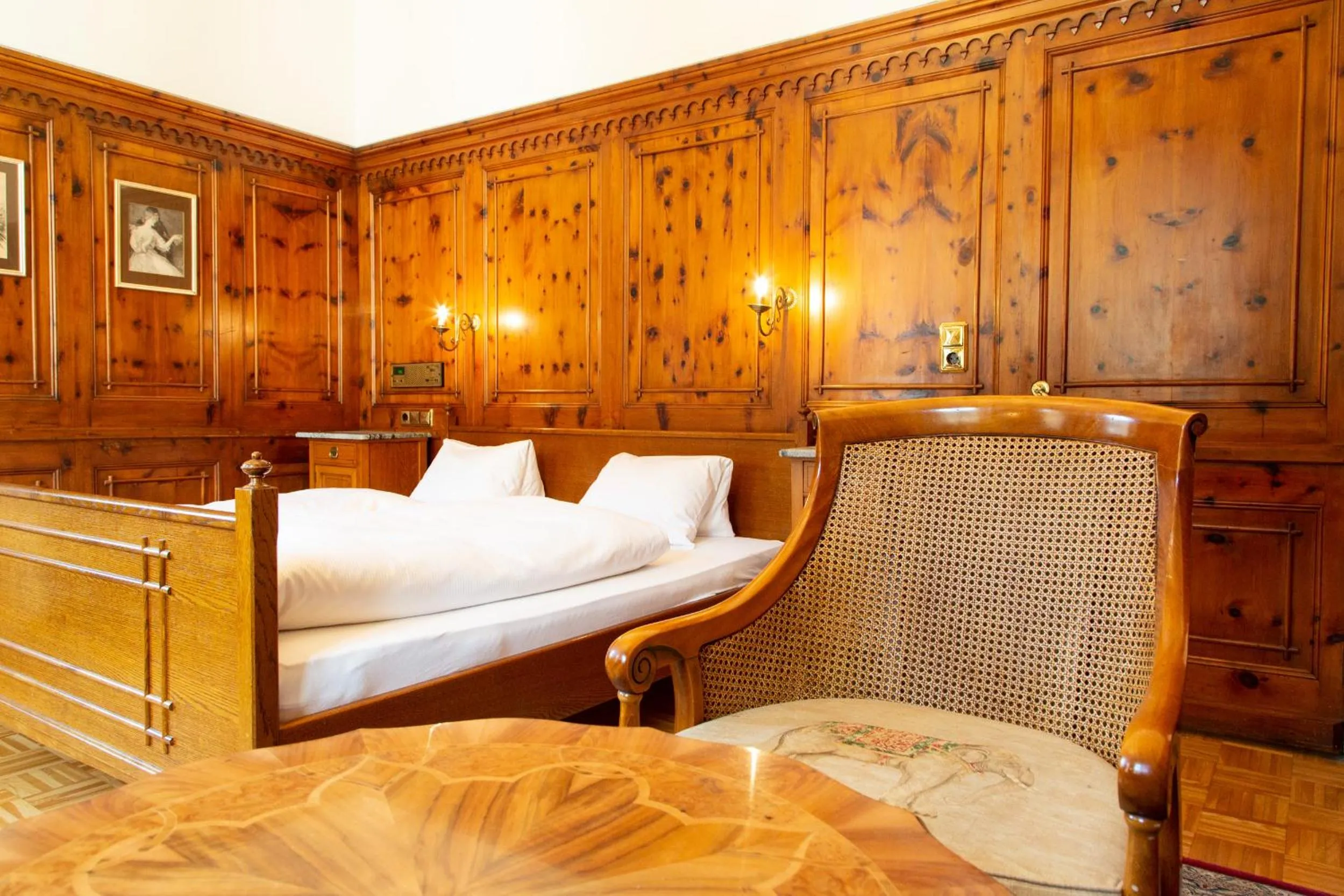 Photo of the whole room, Bed in Villa Solitude