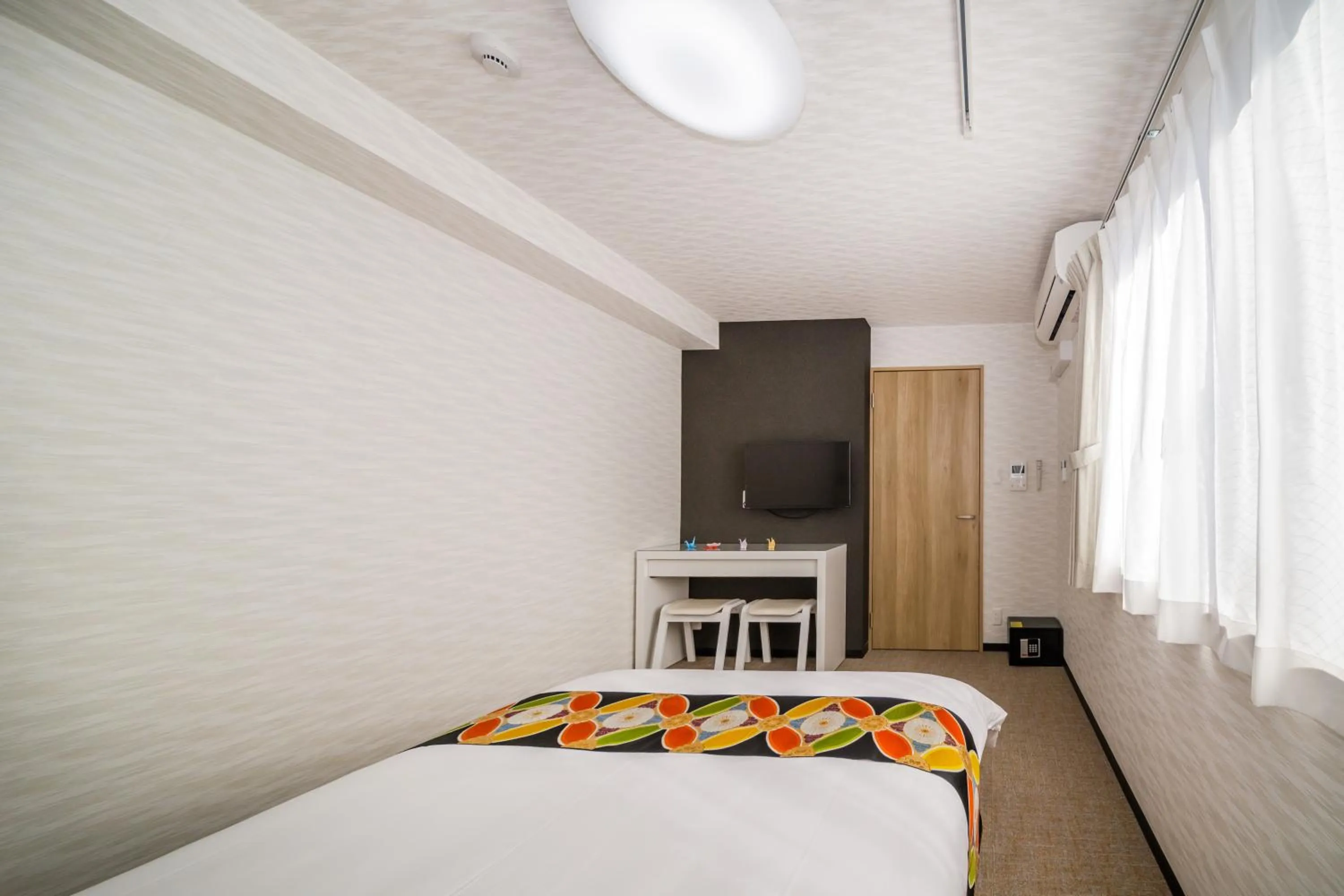 Photo of the whole room in HOPETREE Kyoto