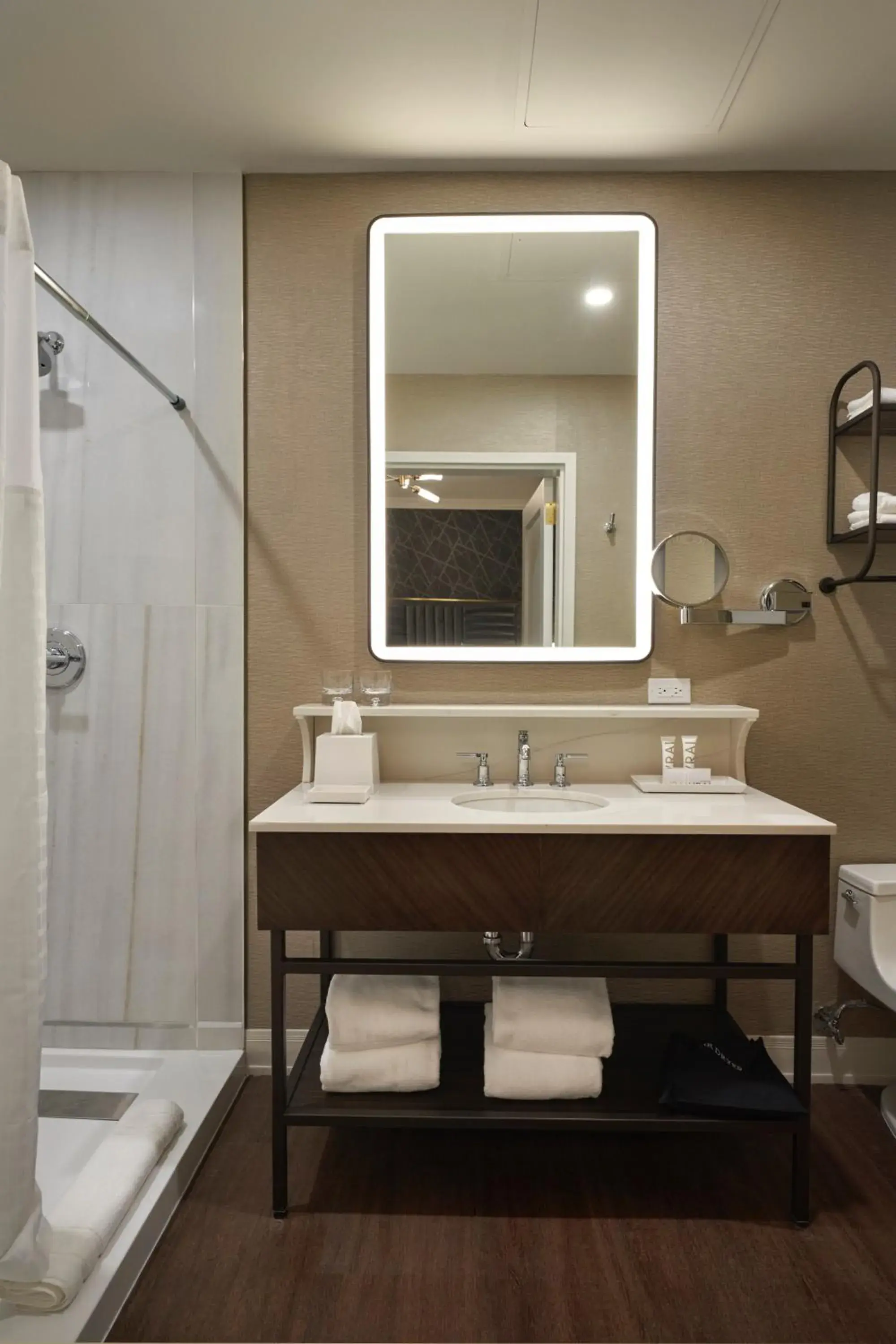 Deluxe Double Room in The Chateau Grande Hotel Deluxe Double Room in The Chateau Grande Hotel