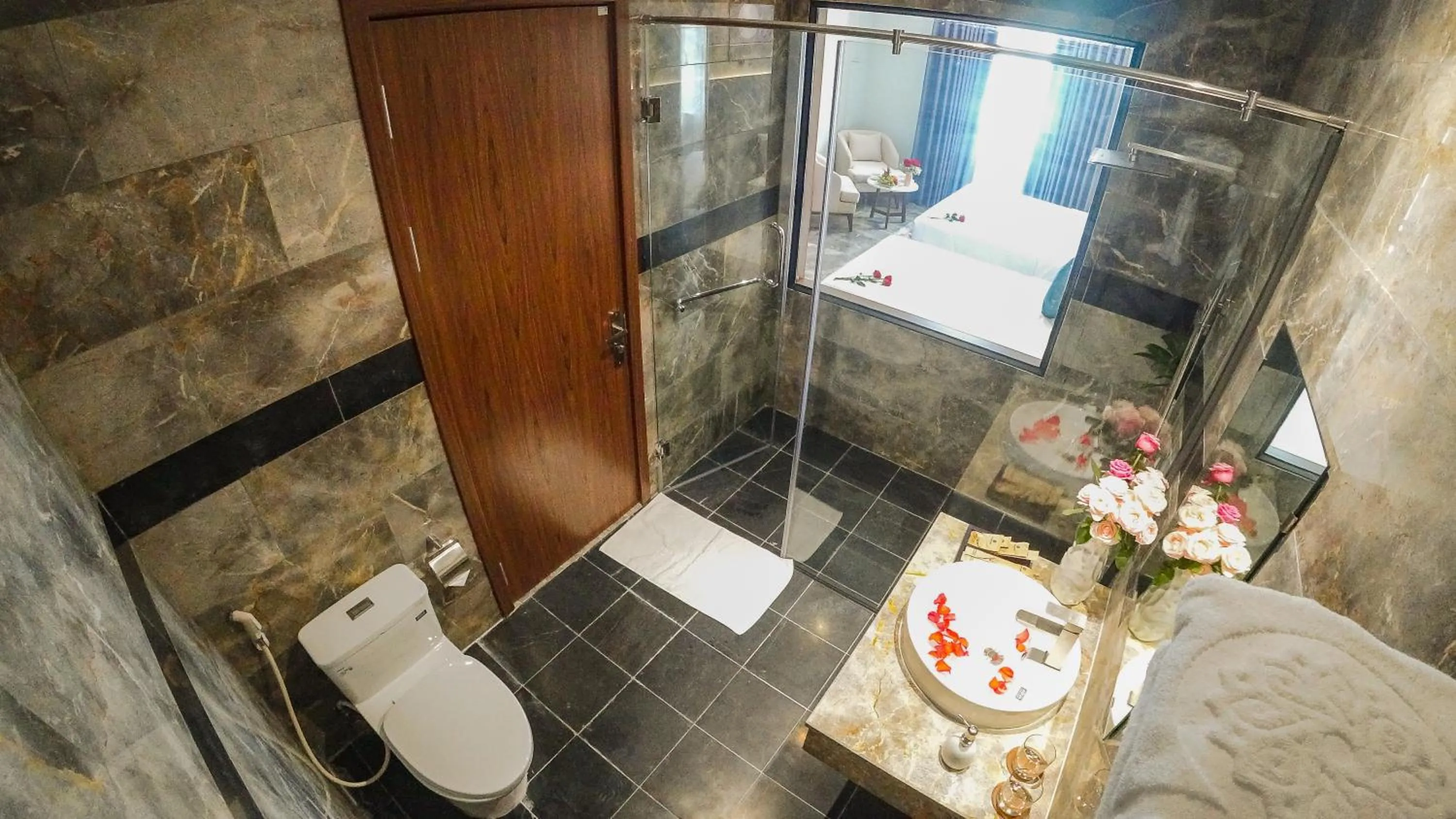 Bathroom in PHU THANG GRAND HOTEL