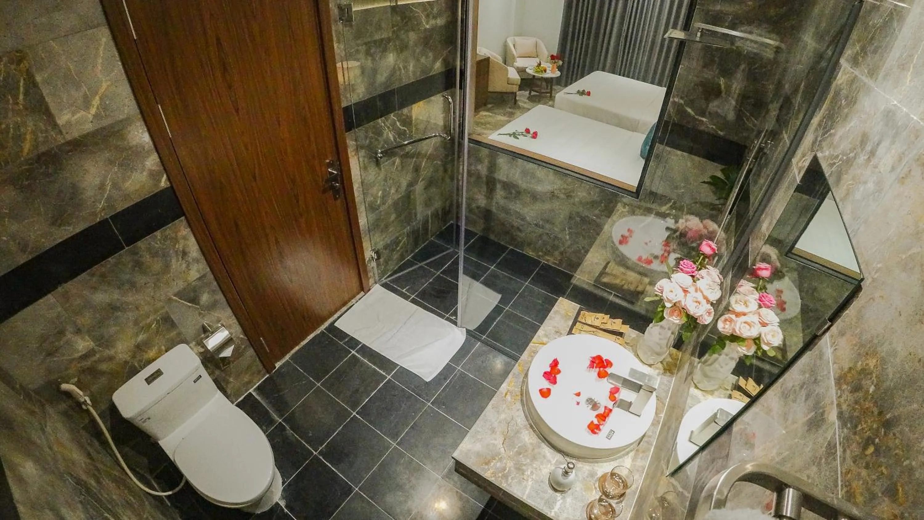 Bathroom in PHU THANG GRAND HOTEL