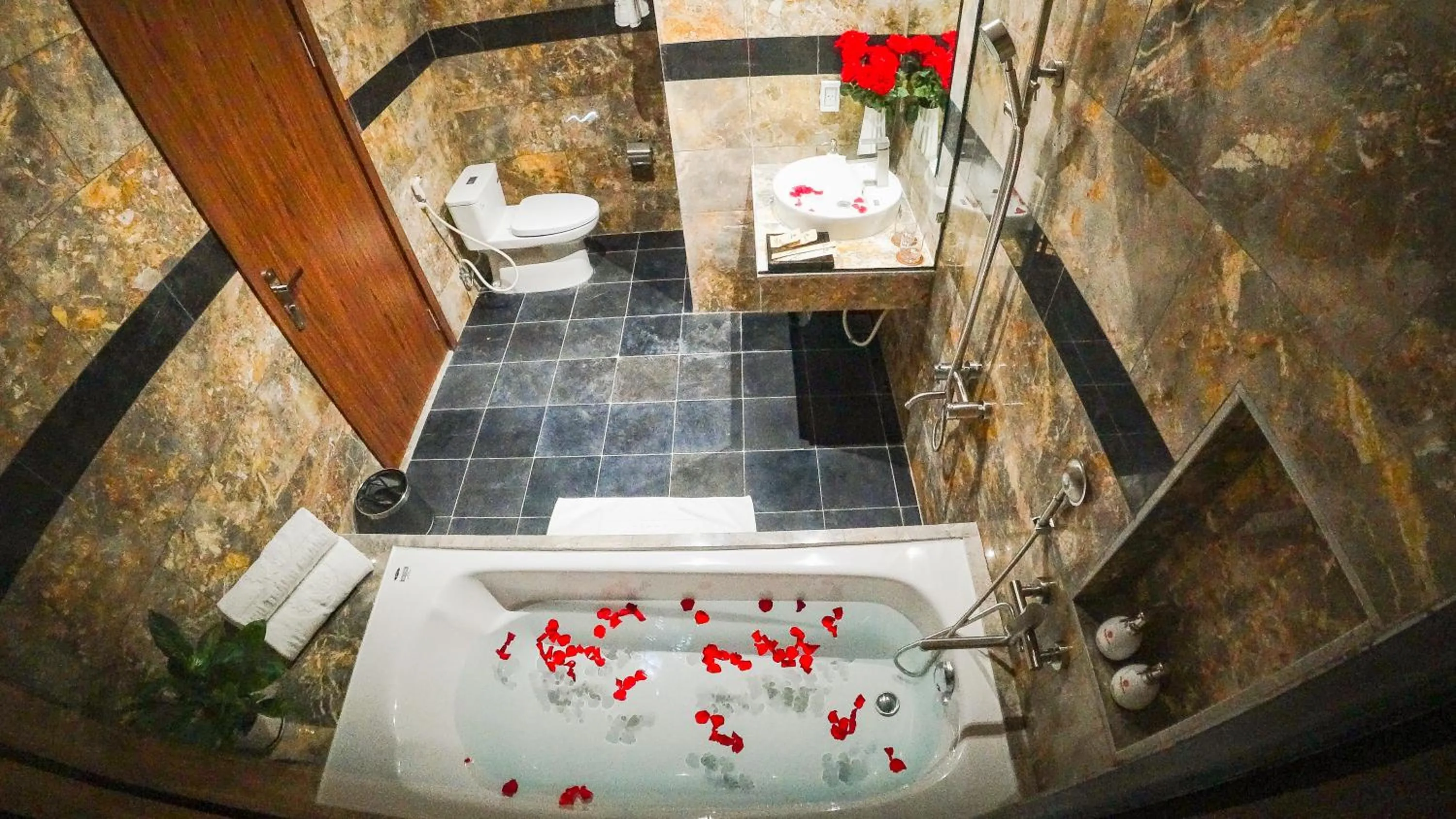 Bathroom in PHU THANG GRAND HOTEL