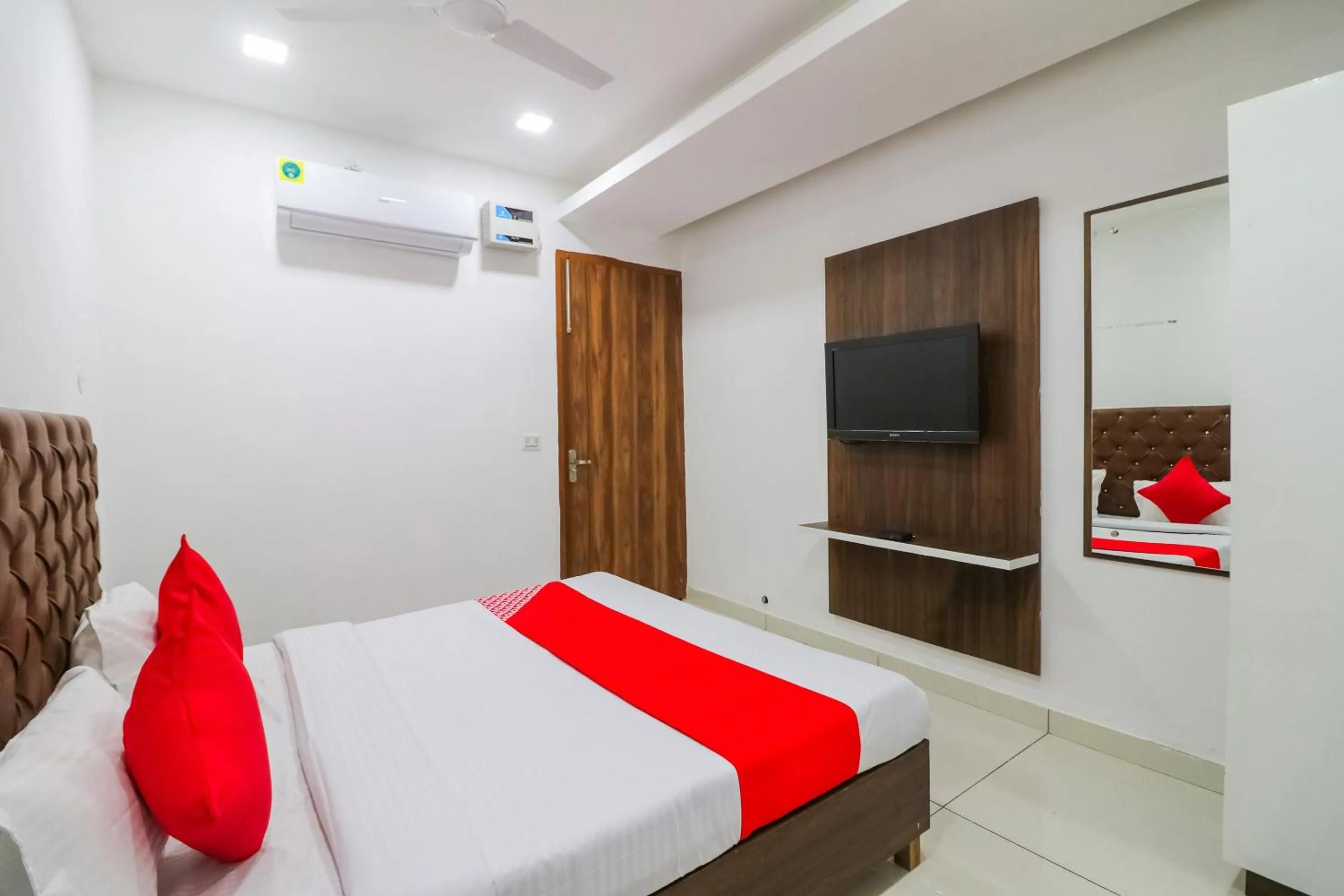 Bedroom in Hotel O SkyCity