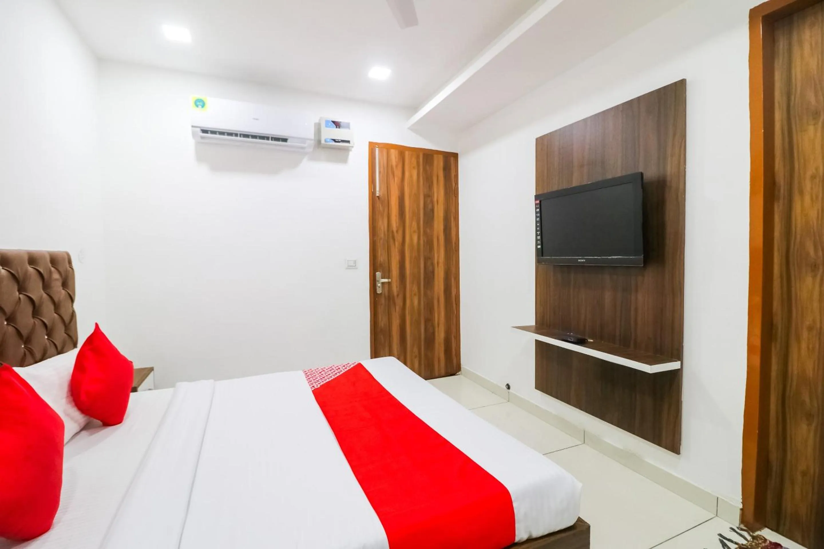 Bedroom in Hotel O SkyCity