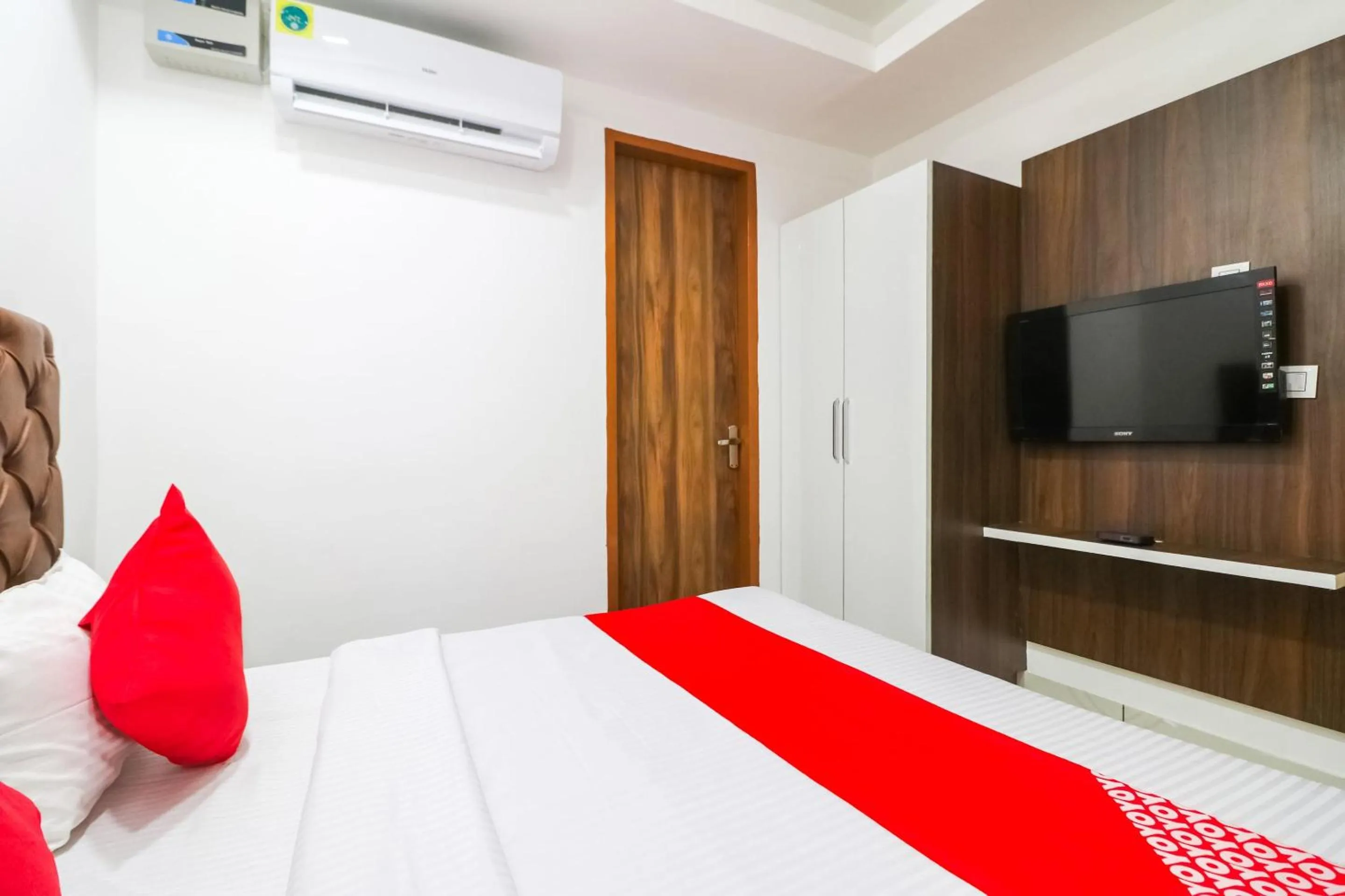 Bedroom in Hotel O SkyCity