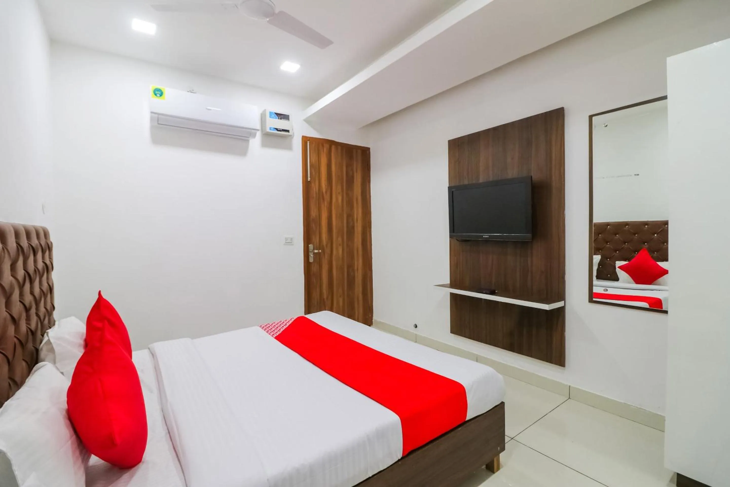 Bedroom in Hotel O SkyCity